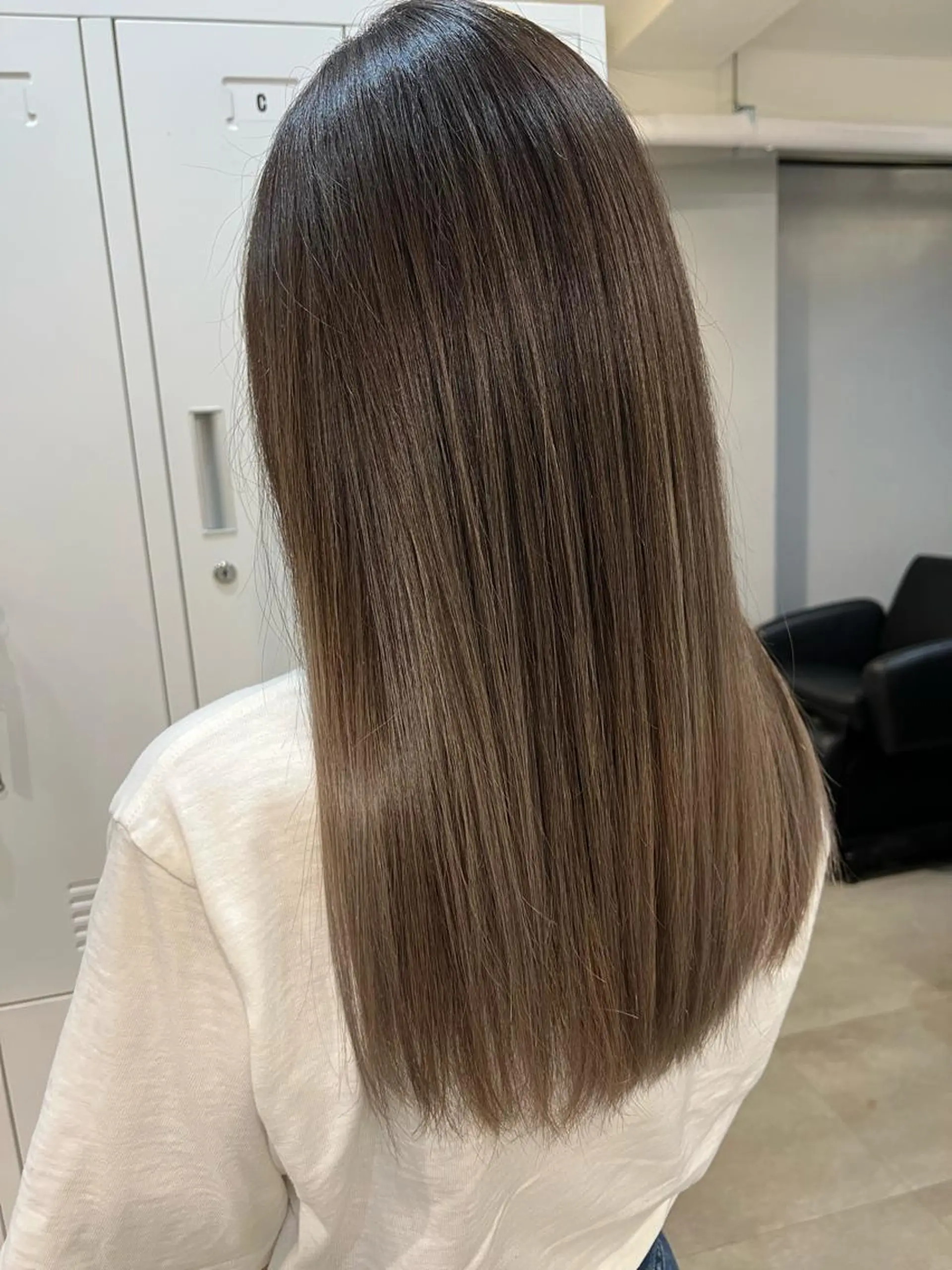セミロング カラー カット 縮毛矯正 トリートメント M IIのヘアスタイル