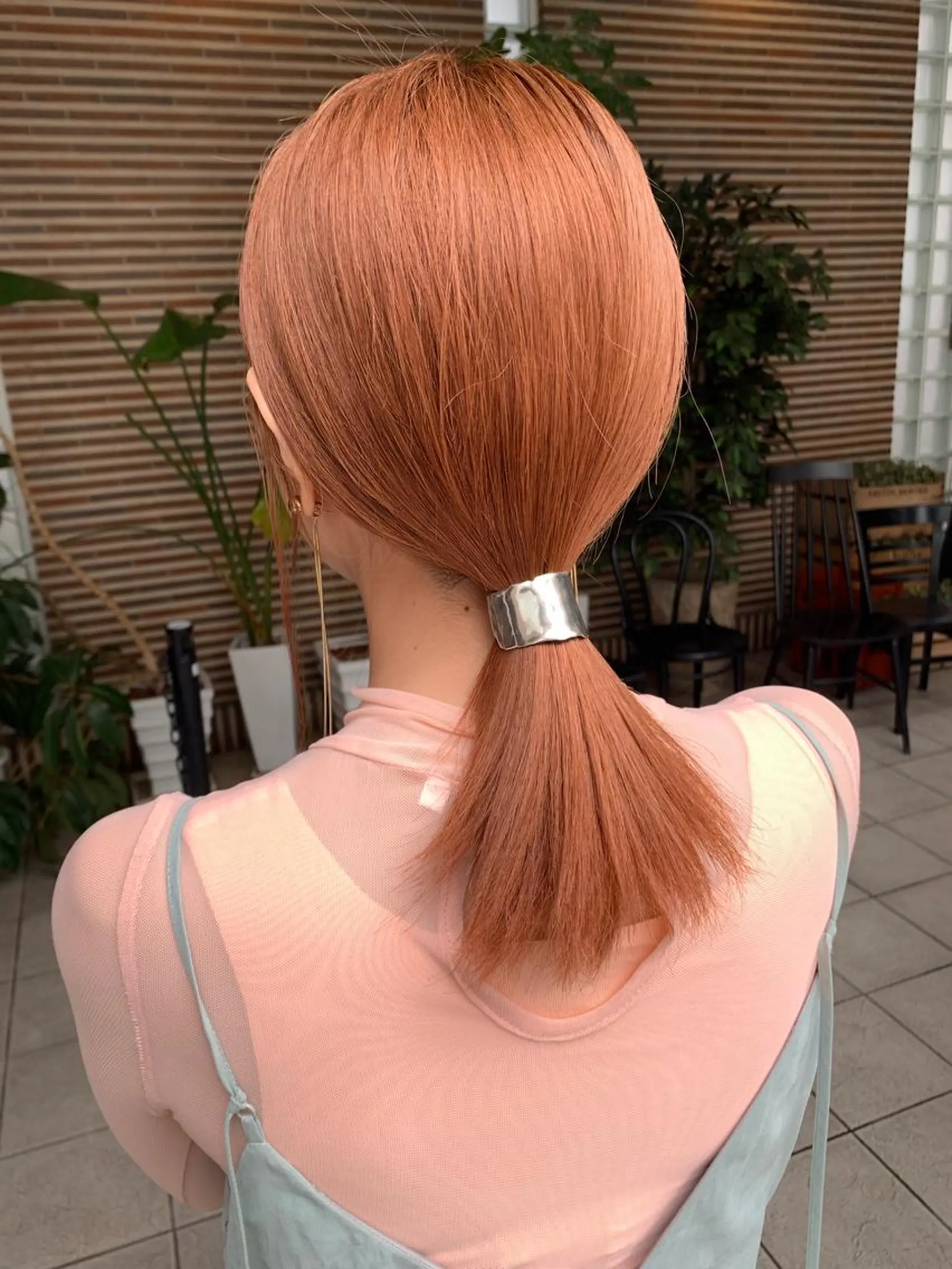 セミロング カラー ブリーチ オレンジ ヘアカラー トリートメント 小森 祐希のヘアスタイル