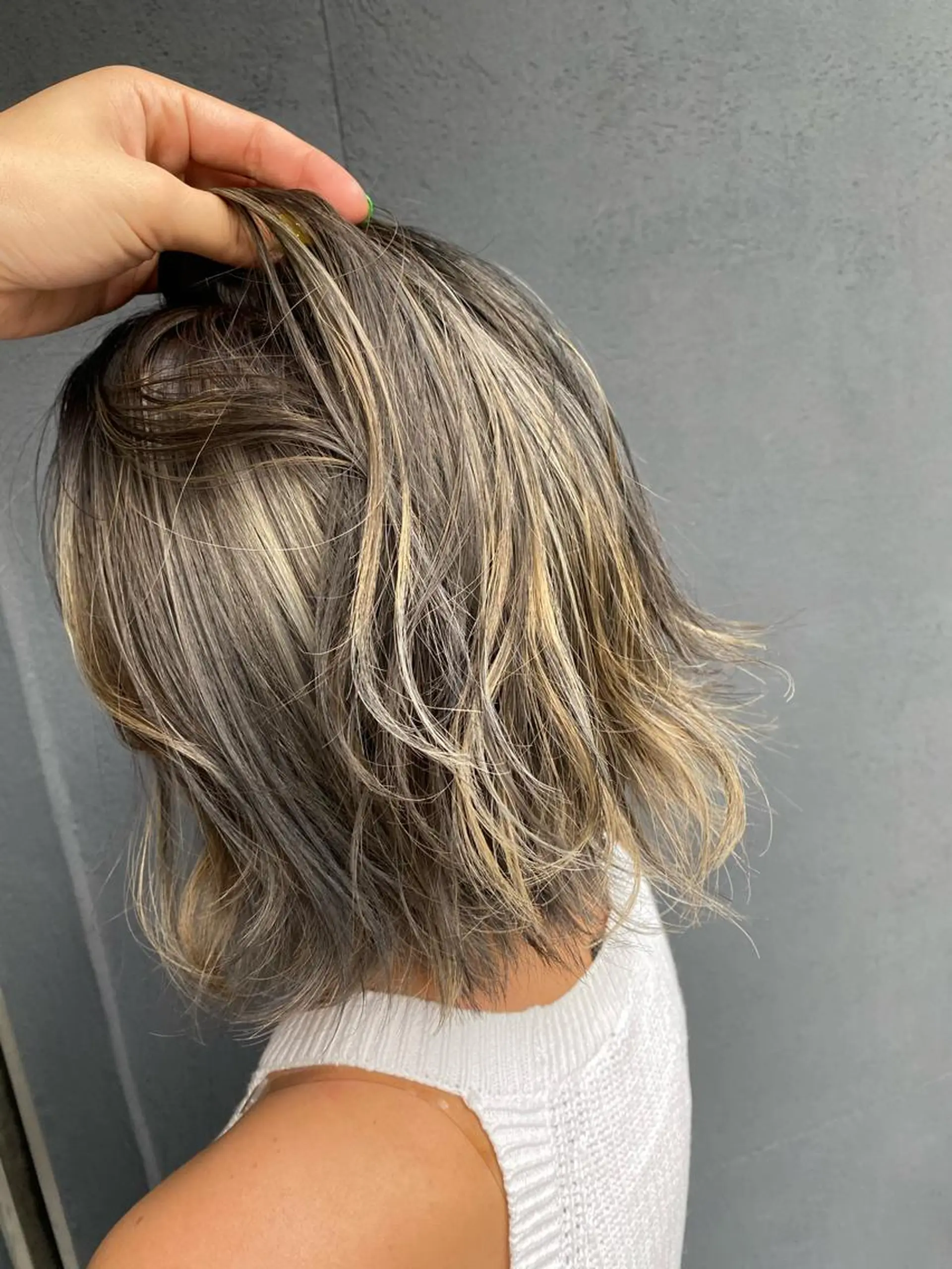 ミディアム カラー TRUCK トラックのヘアスタイル