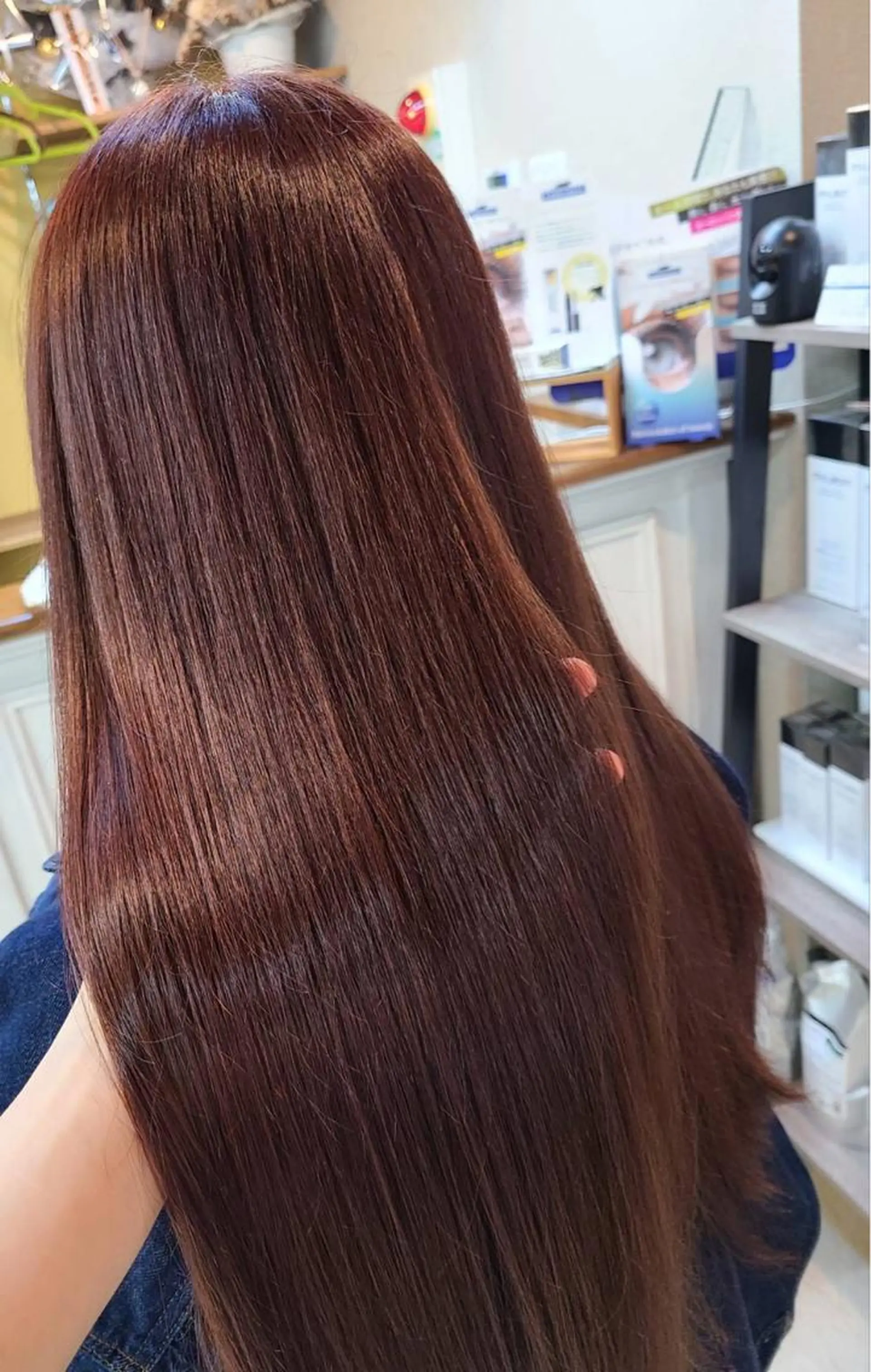 ロング ヘアカラー chic 渡辺 桃羽のヘアスタイル