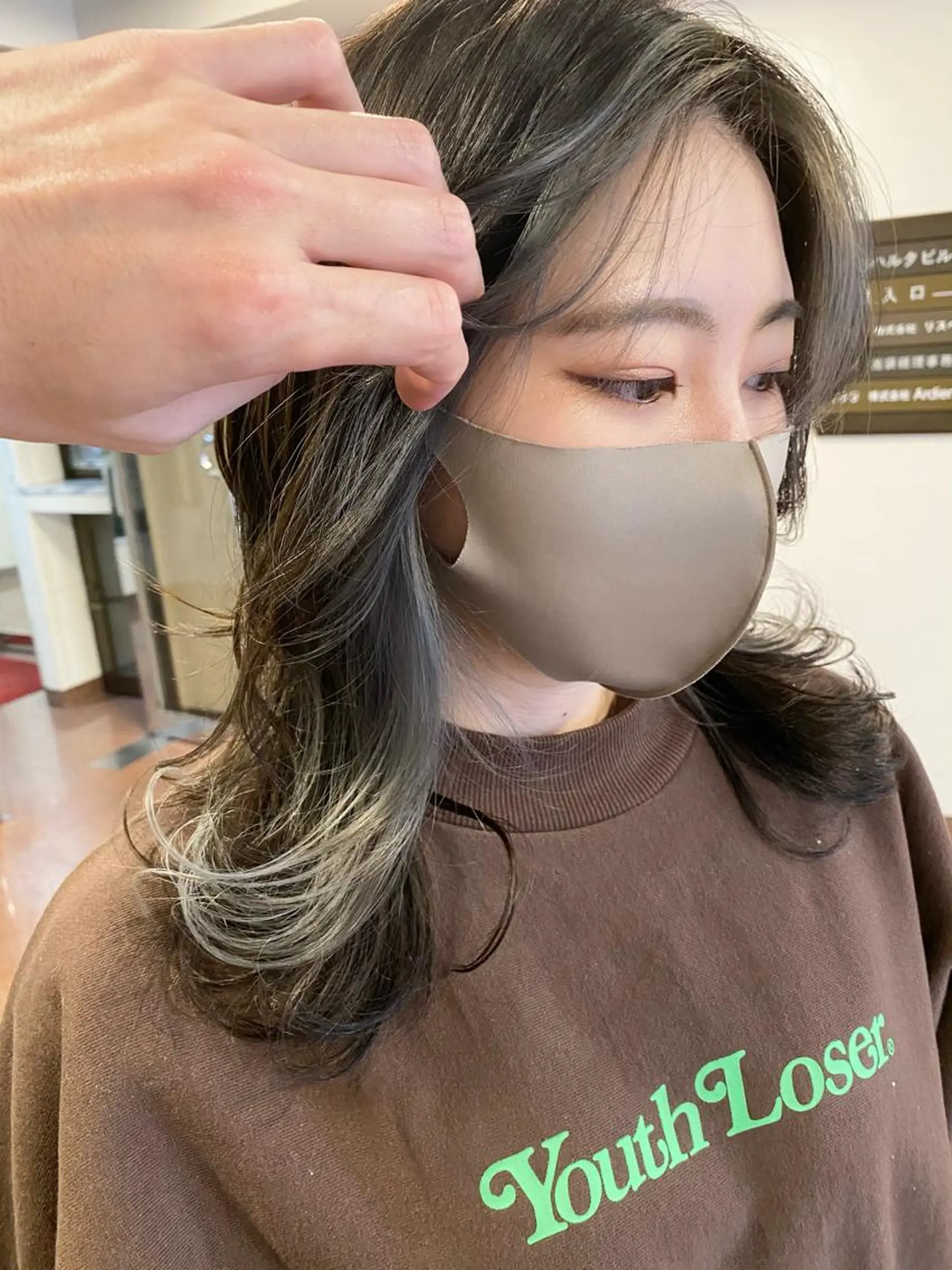 セミロング カラー ヘアアレンジ ミストバング ブリーチ インナーカラー カット ヘアカラー TOPSTYLIST 🇬🇧JIMMYのヘアスタイル