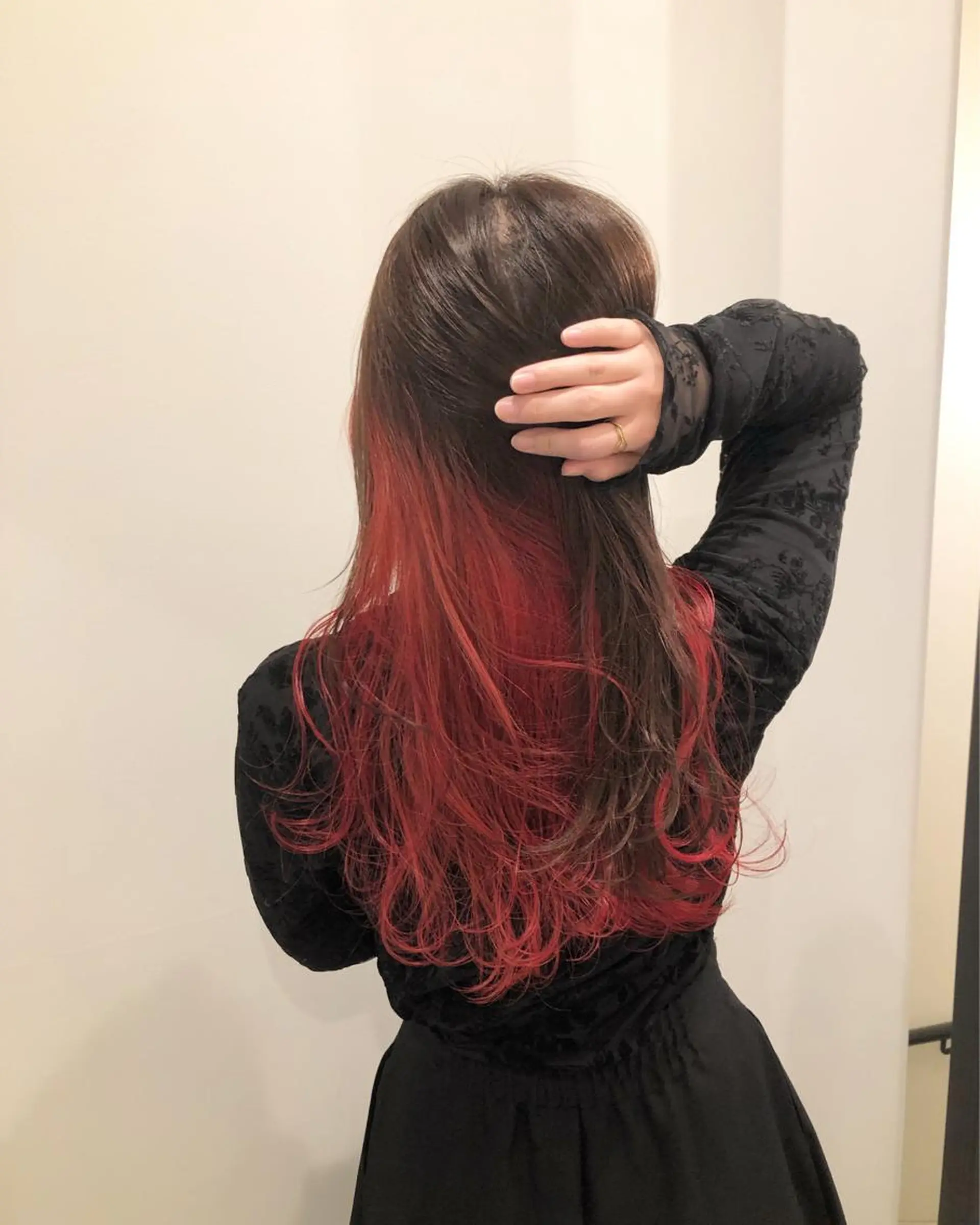 セミロング カラー インナーカラー ヘアカラー 透け感カラー🫧 加納トモヒロのヘアスタイル