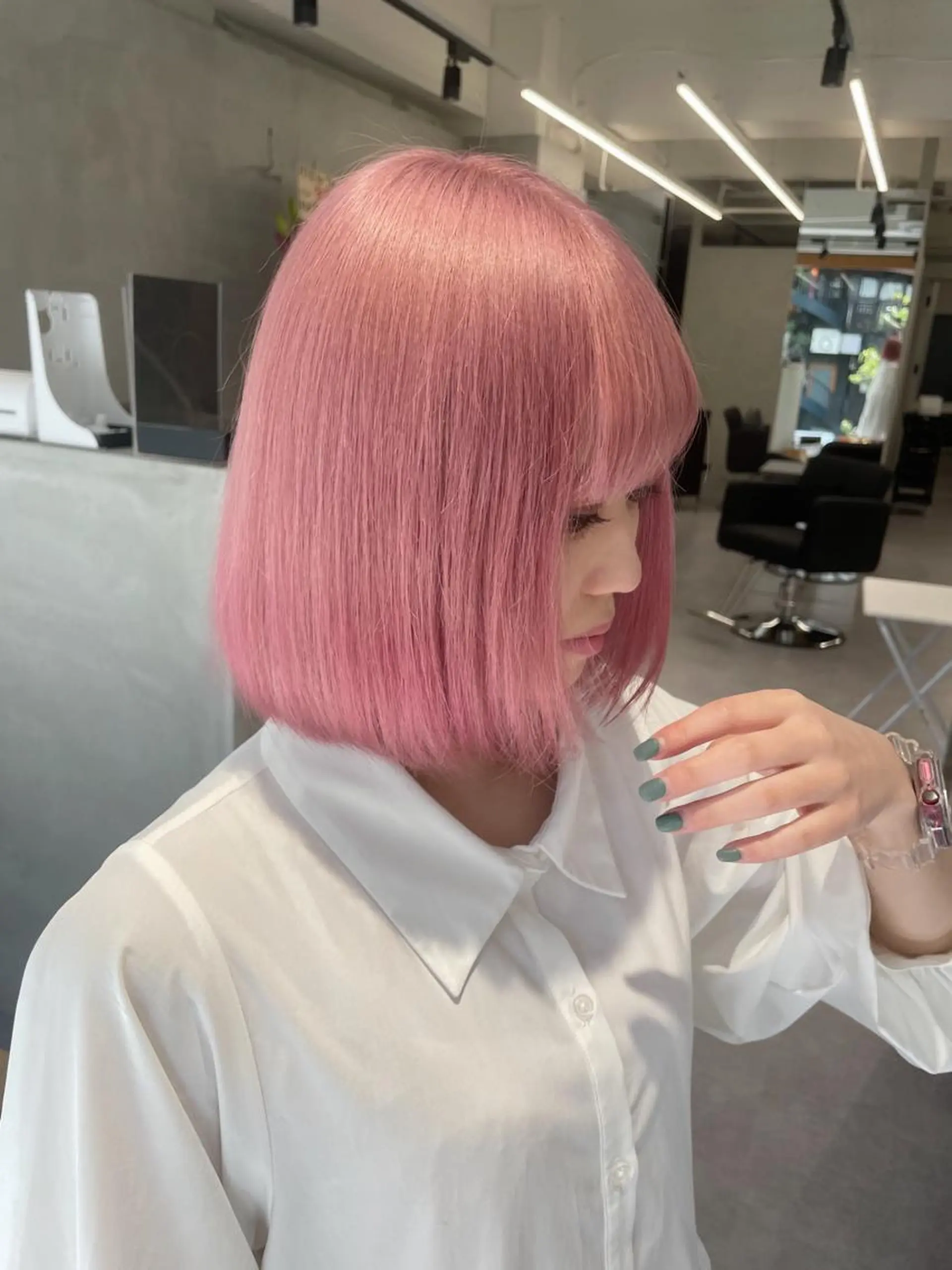 ショート カラー アッシュ バレイヤージュ ベージュカラー 黒髪 ブリーチ ikuma/ ミルクティーのヘアスタイル