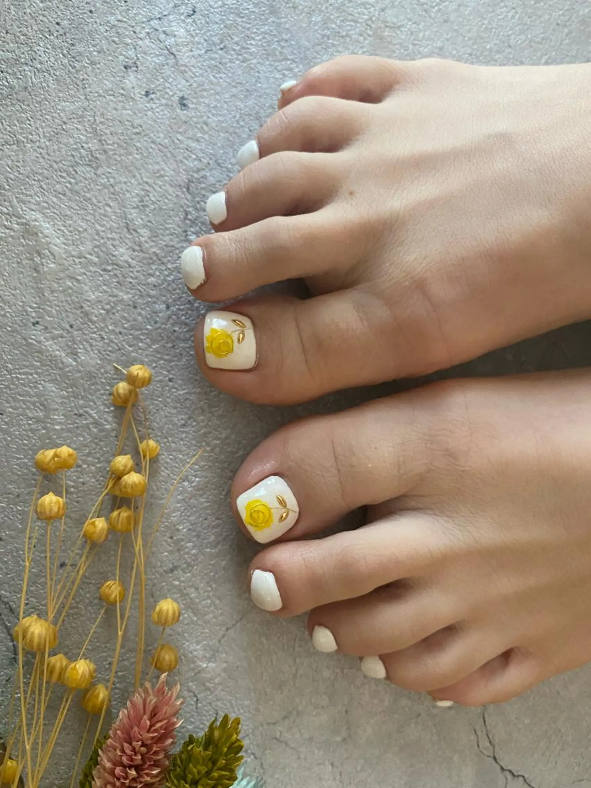 ショート カラー ネイル フットネイル ëmma nail_ by chulaのネイルデザイン