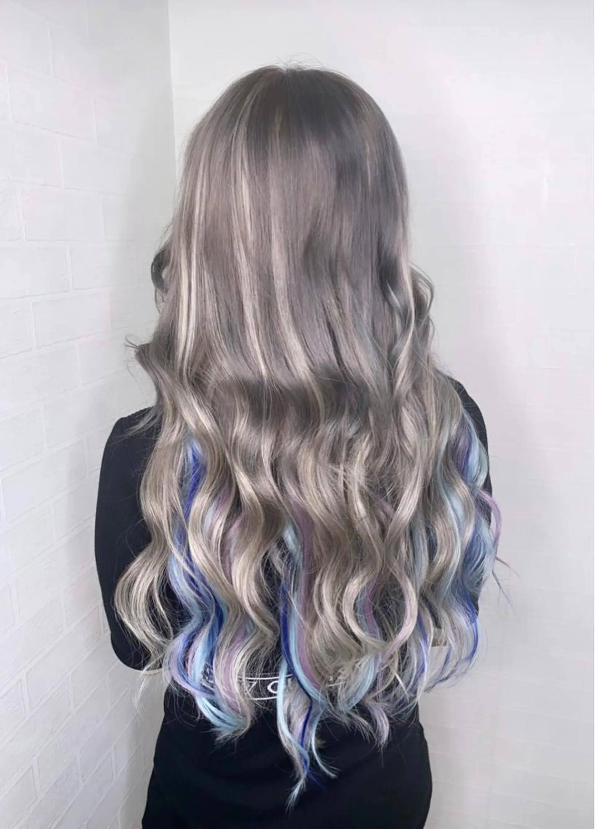 ロング カラー ブリーチ ケアブリーチ エクステ ヘアカラー エクステ 🧠U-topia 西村彩🧠のヘアスタイル