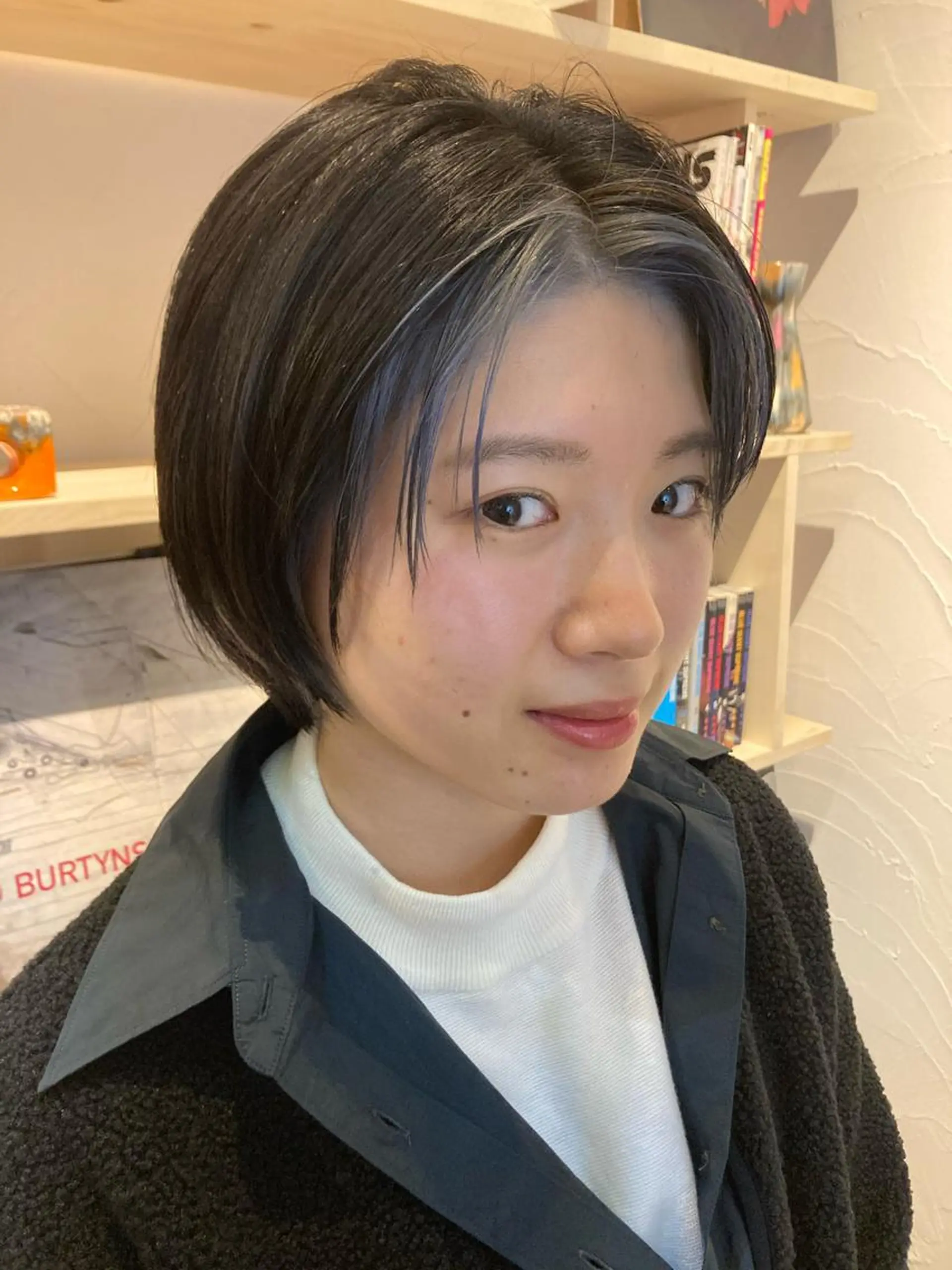 ショート カット ヘアカラー トリートメント 金田 夏野のヘアスタイル