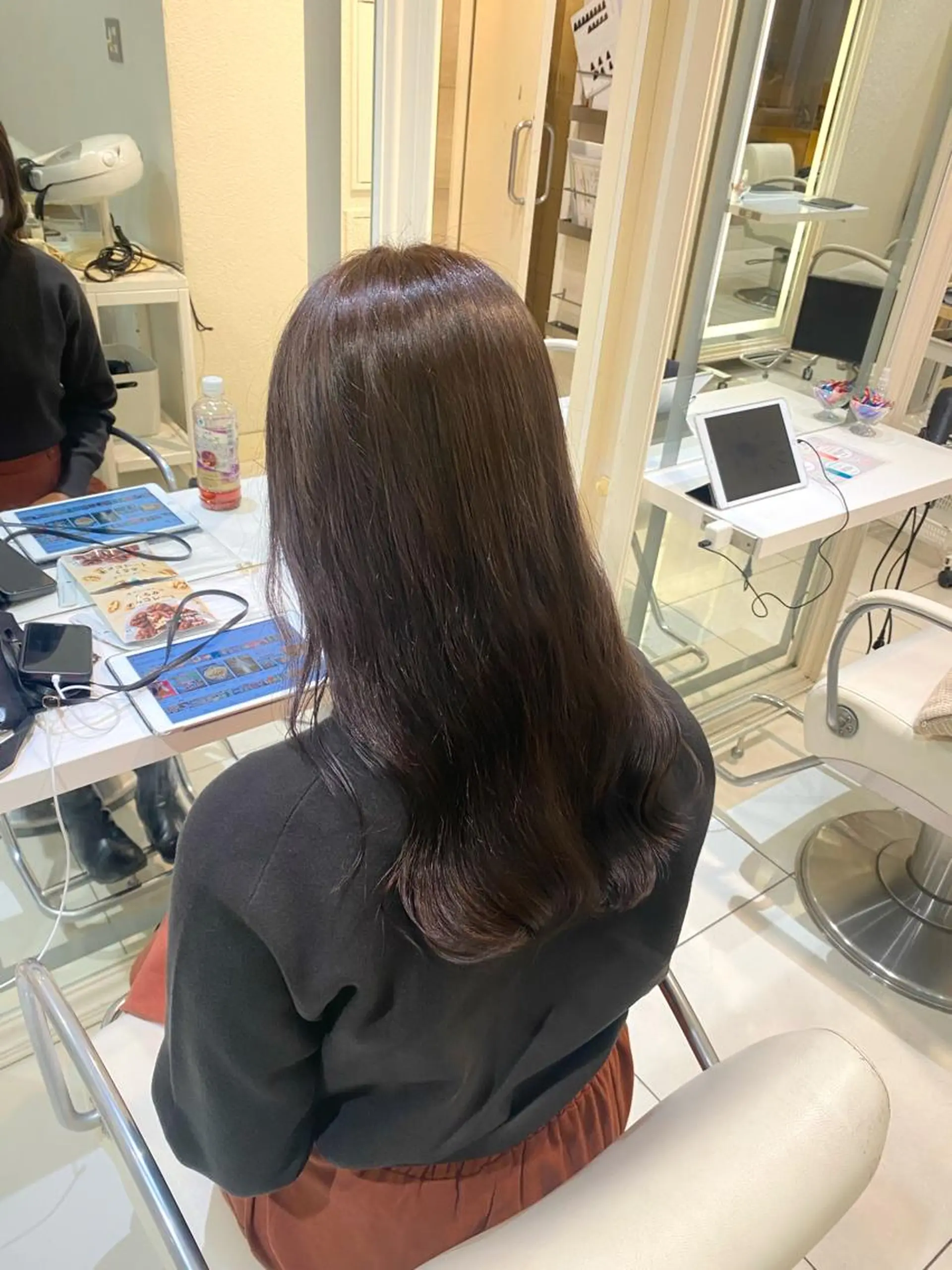 セミロング カラー パーマ ブリーチ 透明感カラー ブリーチなしカラー mako︴ Euphoriaのヘアスタイル
