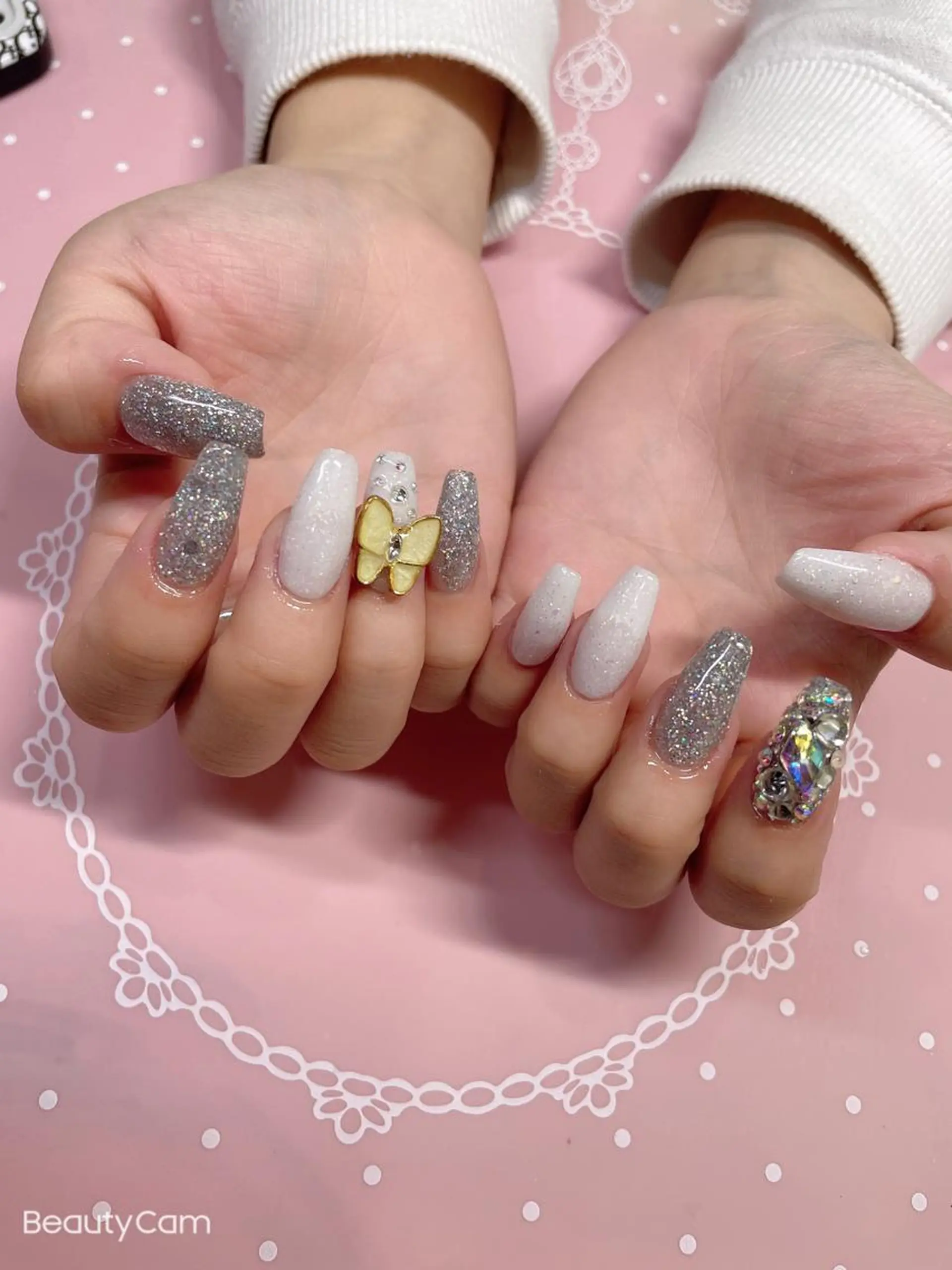 ミディアム ネイル ハンドネイル 《LB》ラブリエ Nail&eyeのマツエク・マツパデザイン