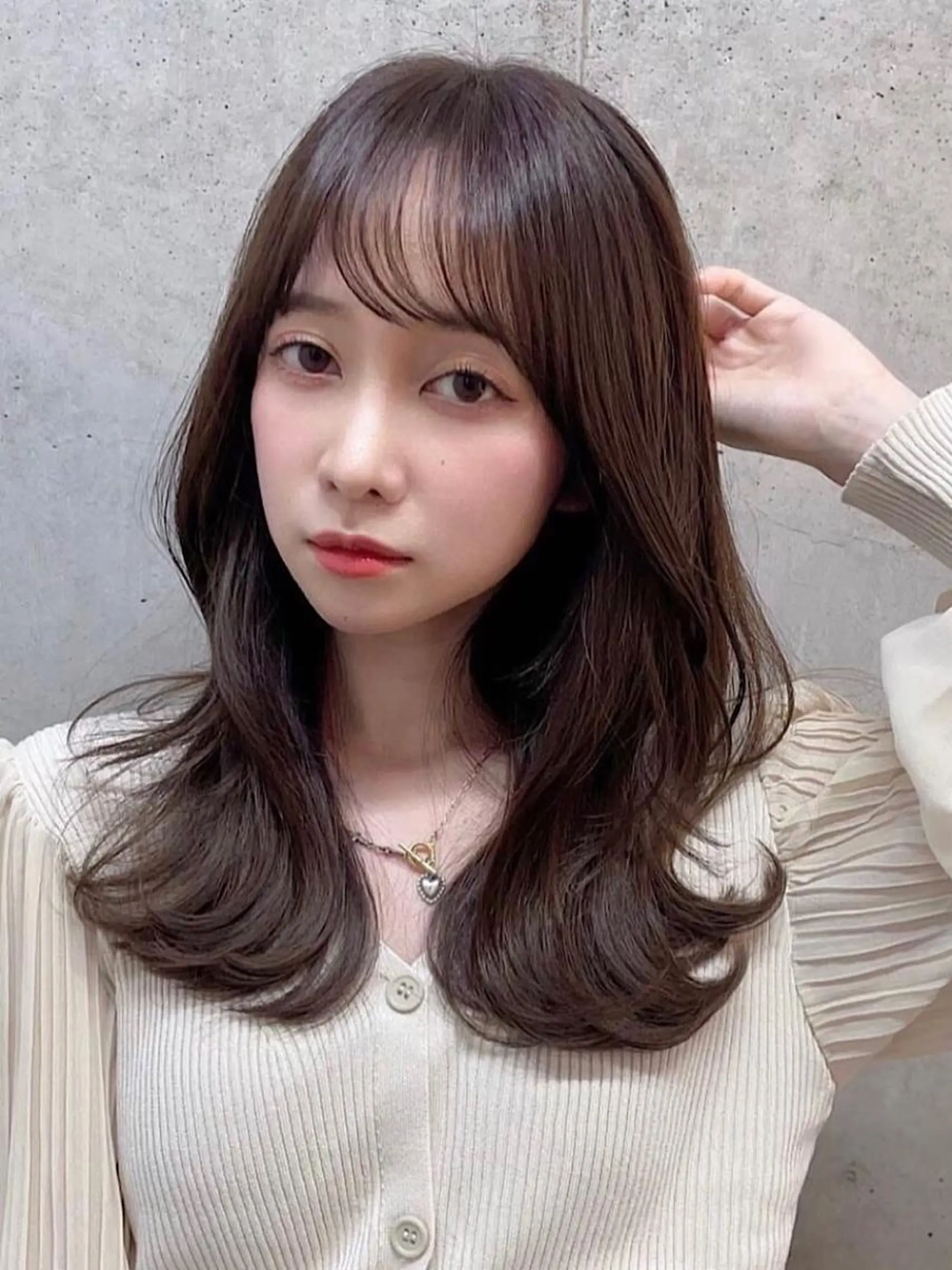 セミロング youres hair 髪質改善トリートメント&ヘッドスパ  新宿三丁目店所属・髪質改善/艶髪 韓国レイヤー/えすたのヘアスタイル