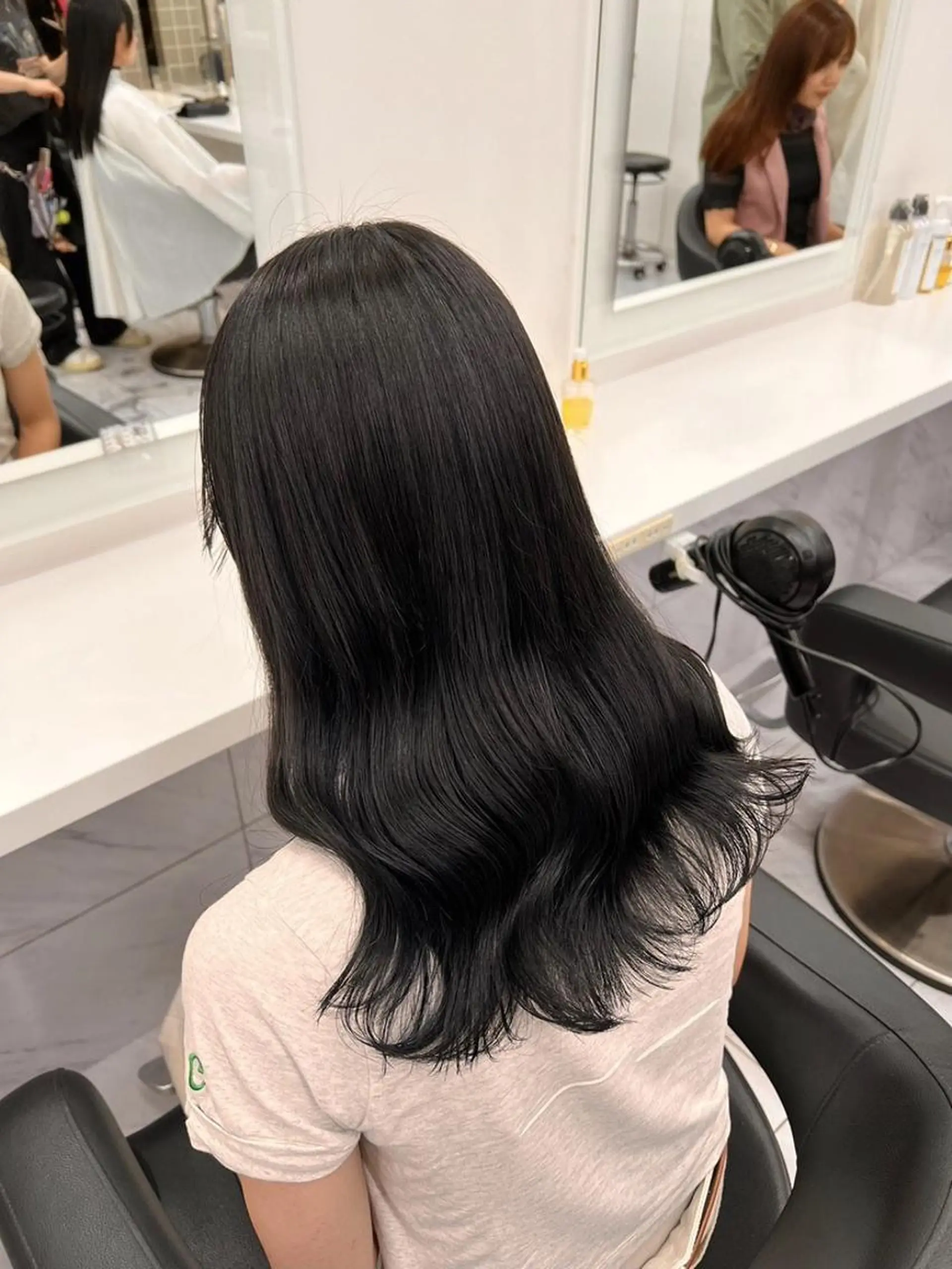 カラー 暗め🩶寒色🩶 お洒落に✨/円香のヘアスタイル