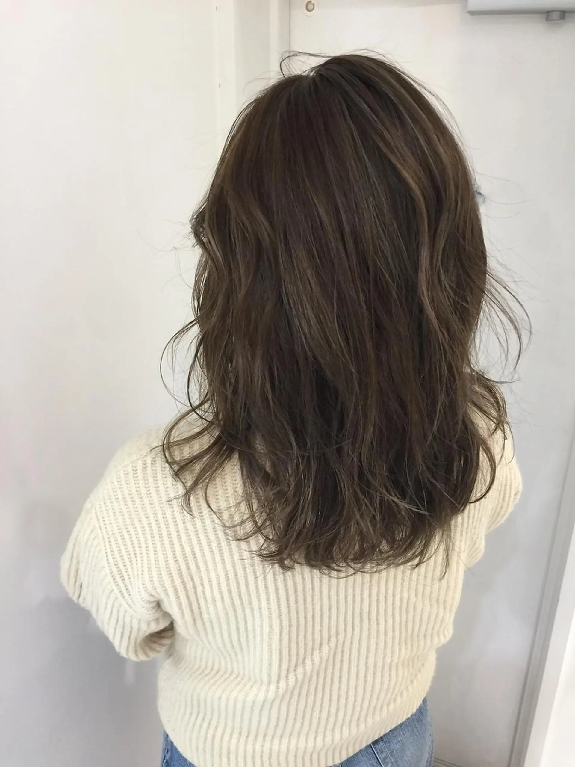 セミロング カラー ヘアアレンジ ベージュカラー ヘアカラー トリートメント 福壽 優奈のヘアスタイル