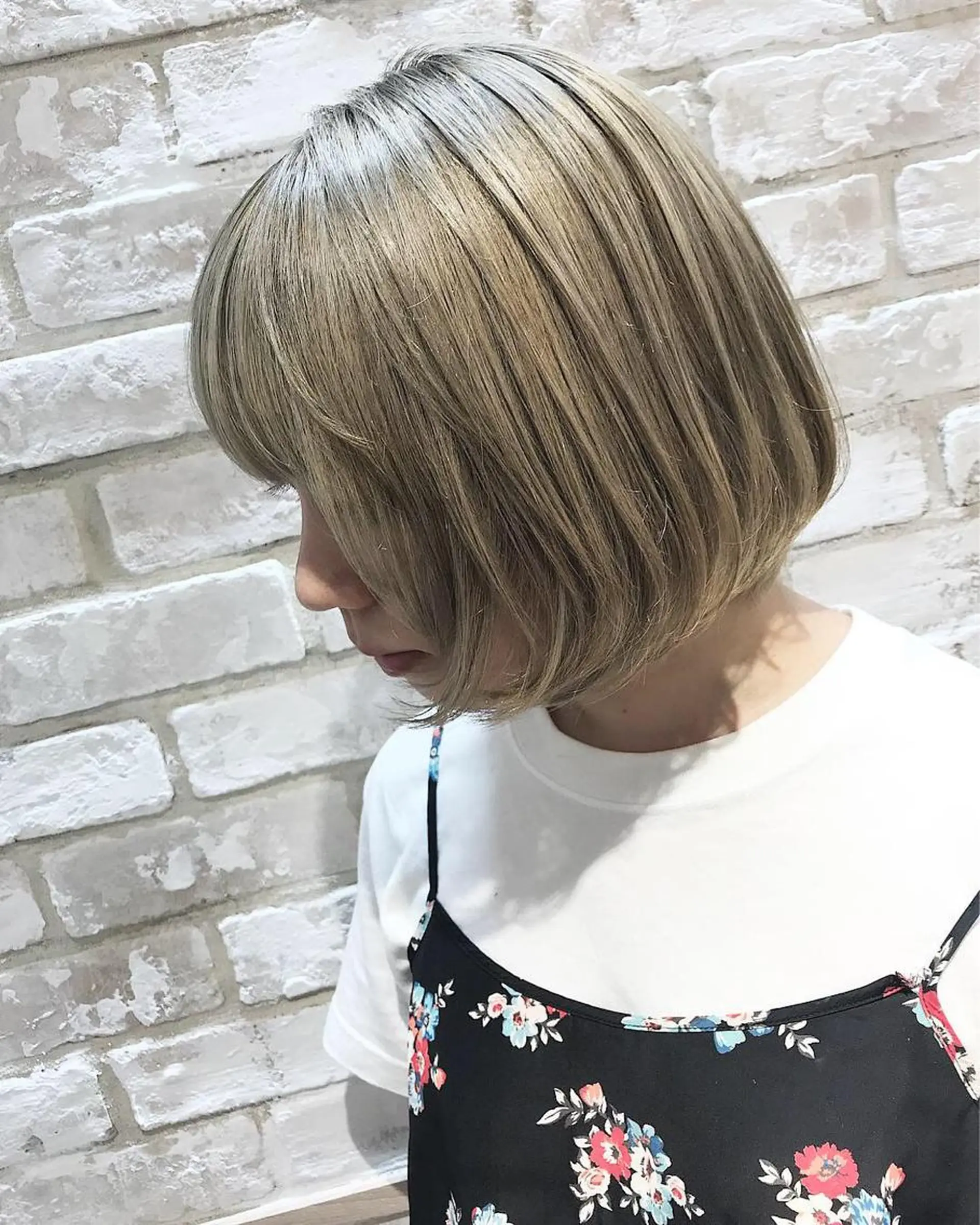ショート カラー アッシュ ミルクティーアッシュ カット ヘアカラー grow【グロウ】恵比寿所属・奥野 貴史　代表　レイヤーのヘアスタイル