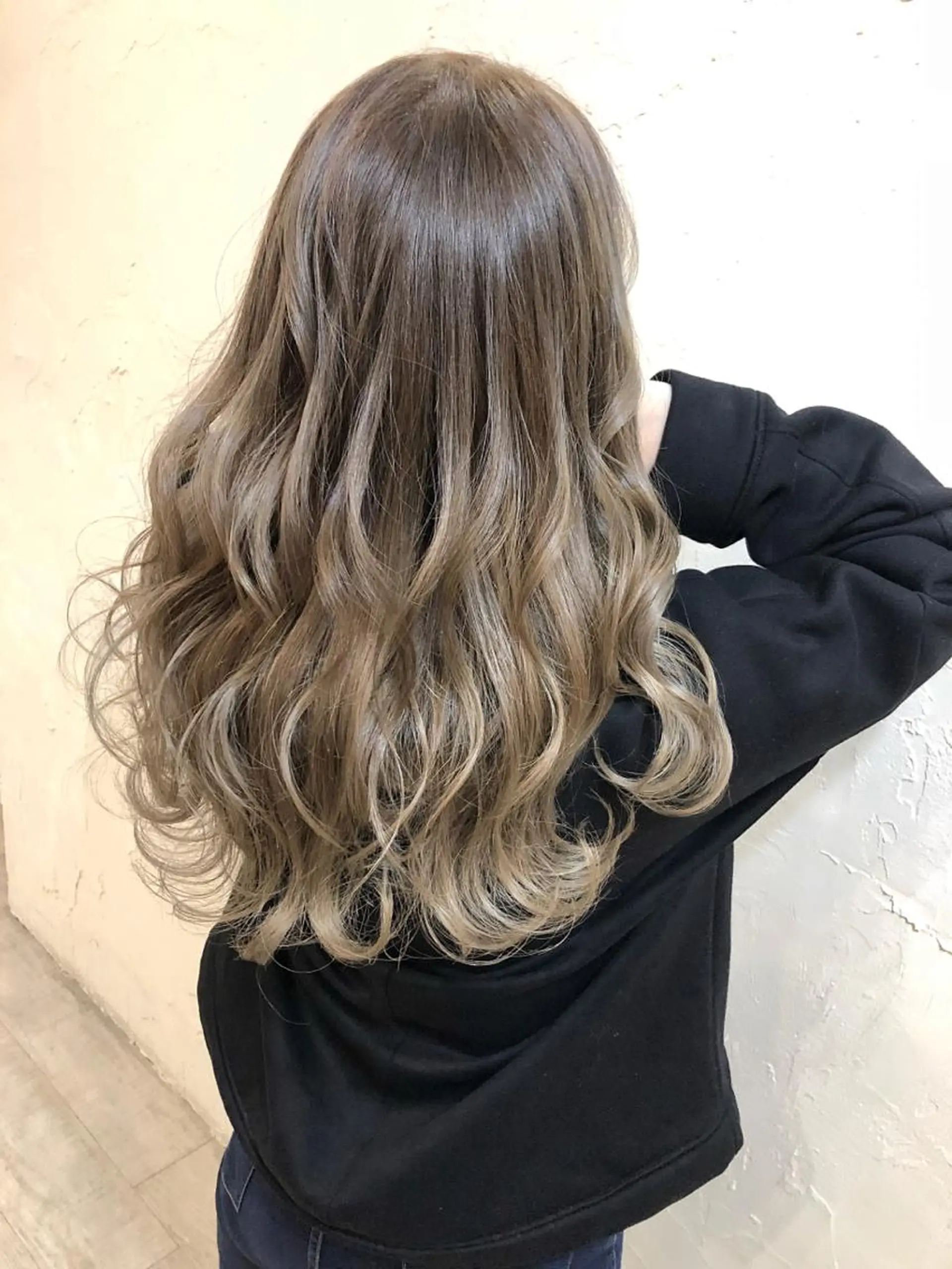 セミロング カット ヘアカラー 高山 滉太のヘアスタイル