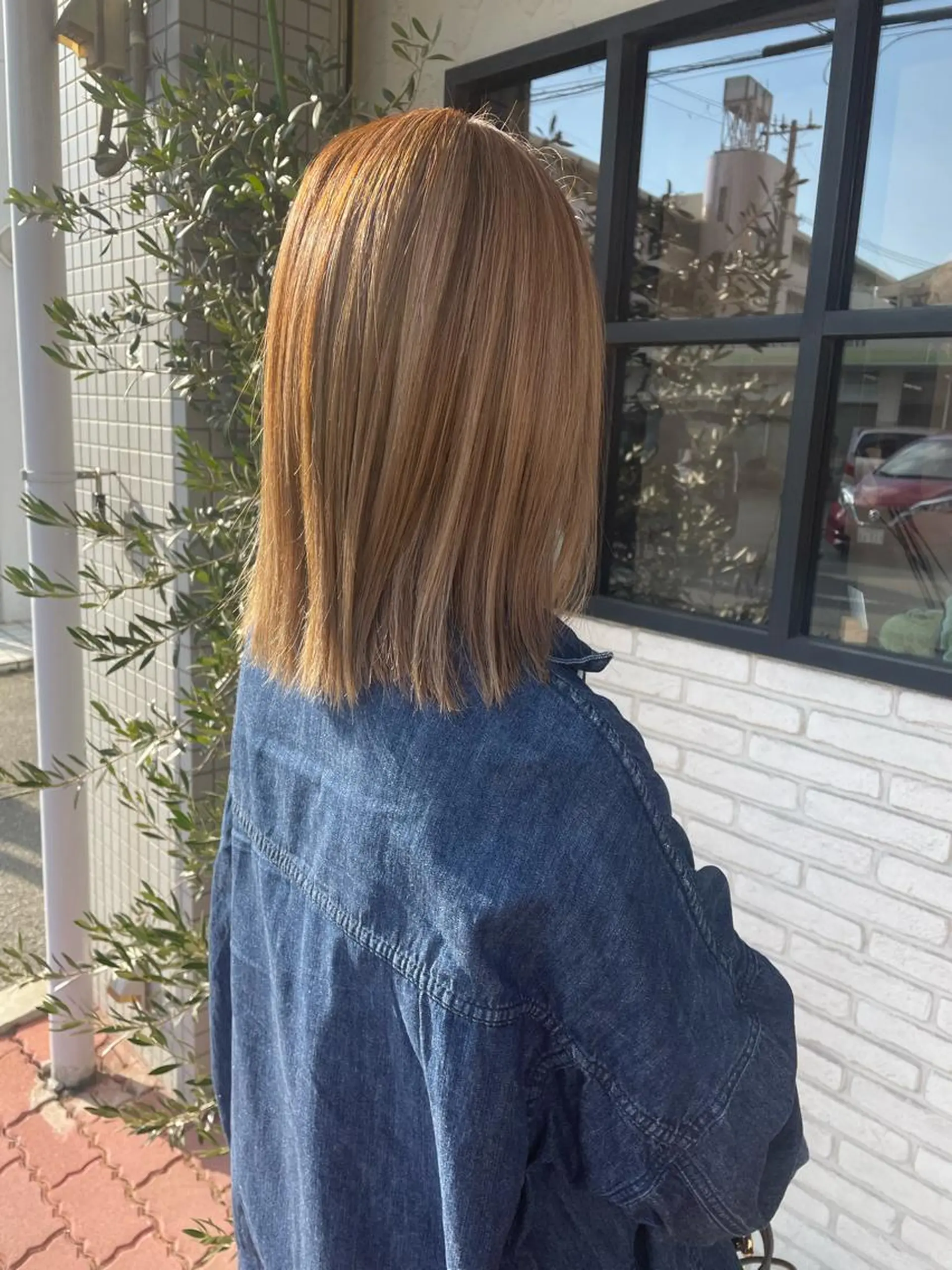 セミロング ハイライト ヘアカラー 小坂 真子のヘアスタイル