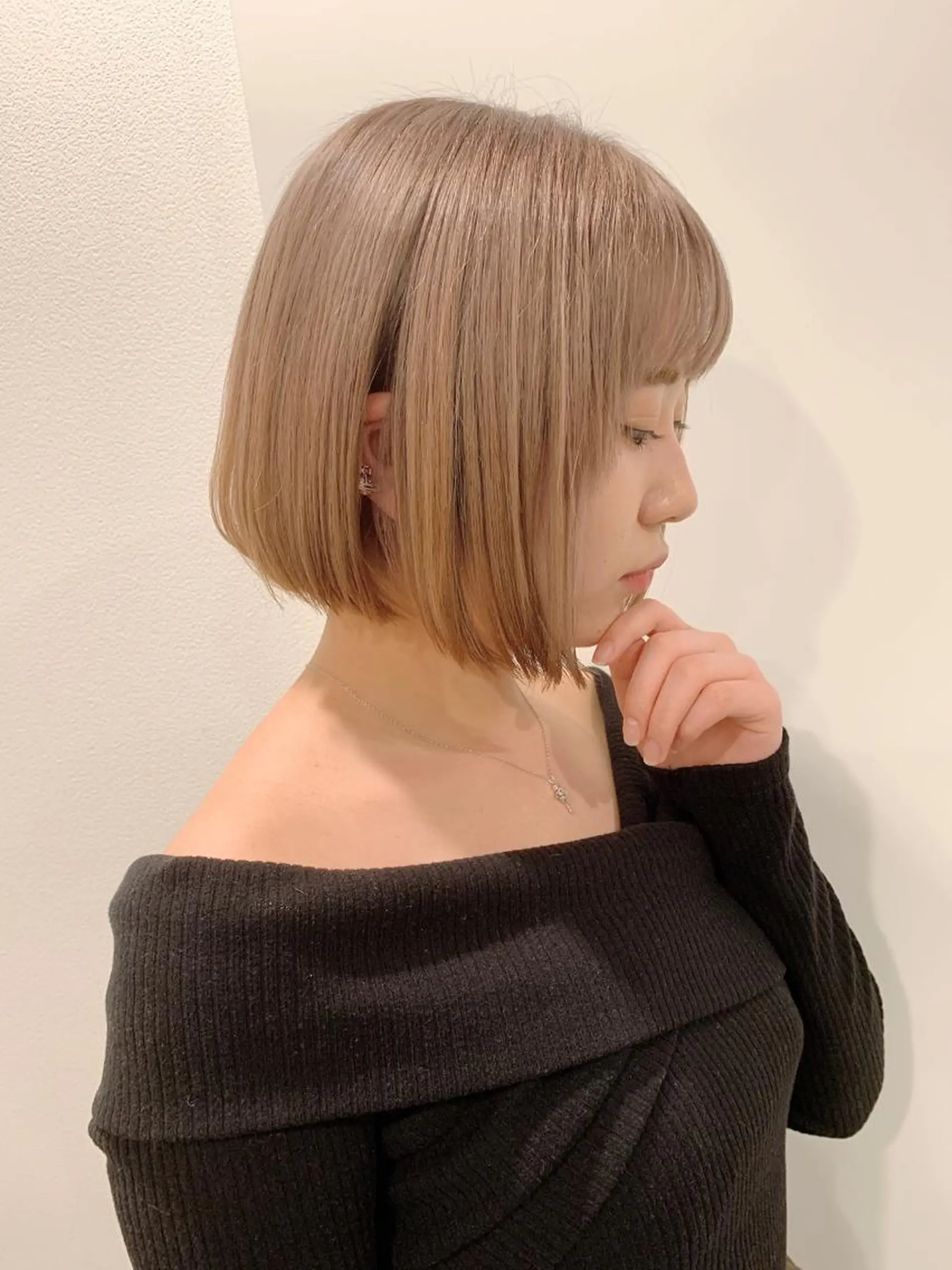 ミディアム アッシュ ハイライト レイヤーカット stylist ネネのヘアスタイル