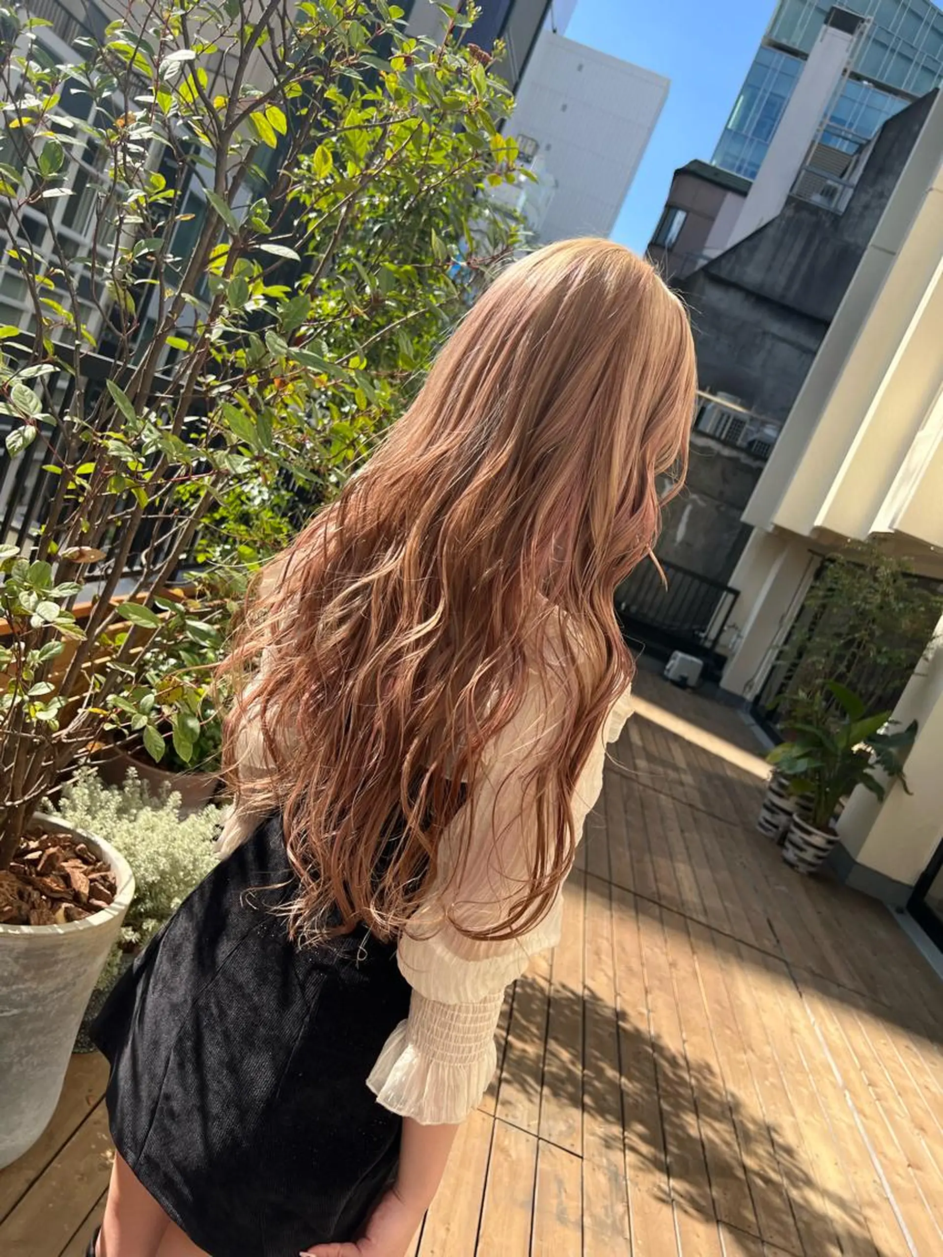 ロング カラー ベージュカラー ブリーチ ハイトーンカラー ピンクカラー ピンクベージュ カット ヘアカラー トリートメント ハイライト/インナー /ブリーチ/レイヤーのヘアスタイル