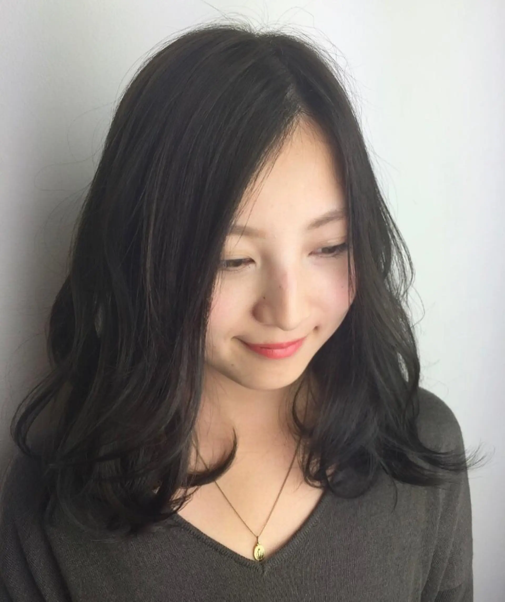 ショート ミディアム セミロング ロング カラー ダークグレー カット特化柏駅 徒歩3分LOUのヘアスタイル