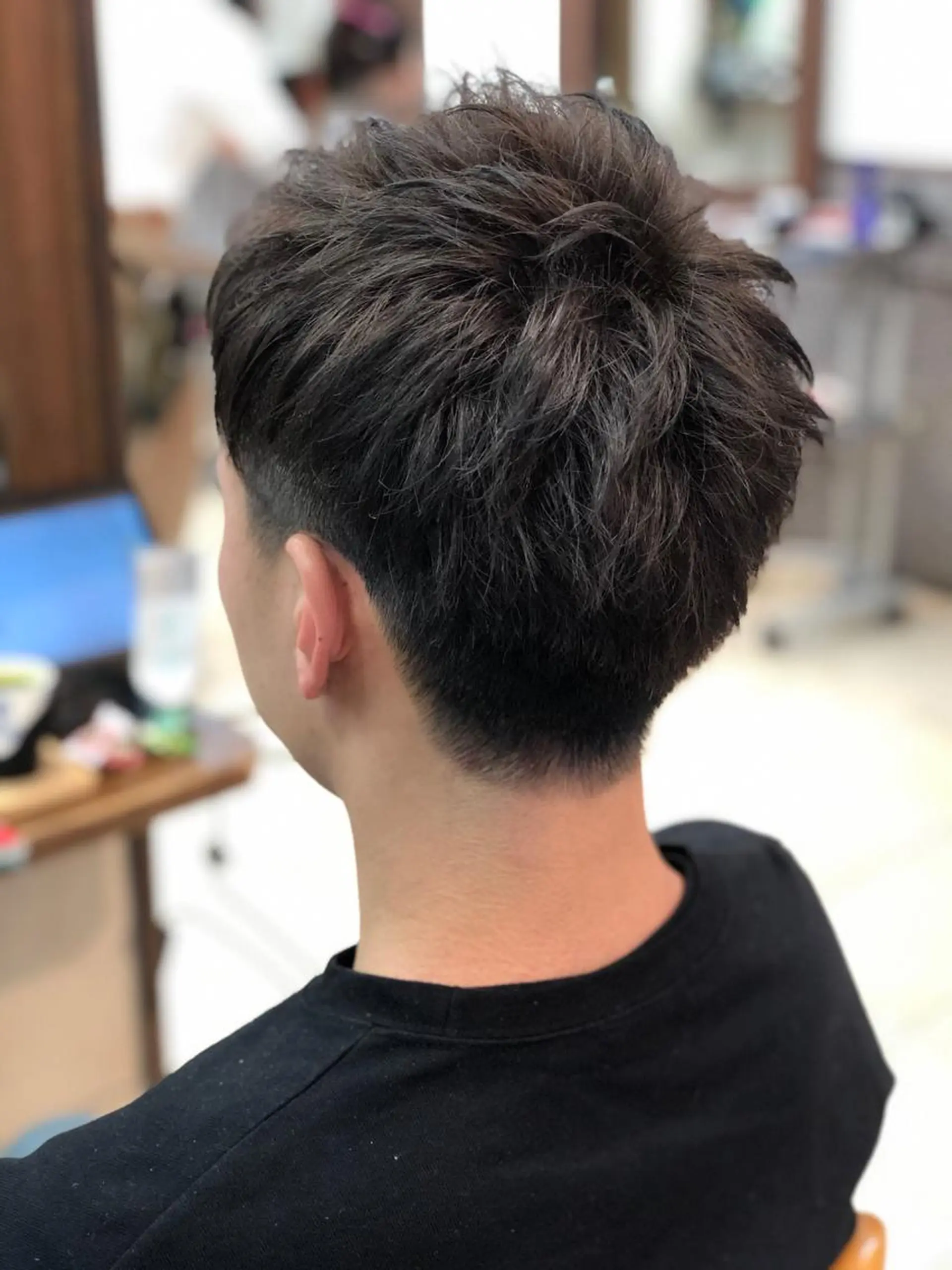 ショート カラー メンズ ブラウンカラー 白髪ぼかし脱白髪染め 大塚綾のヘアスタイル