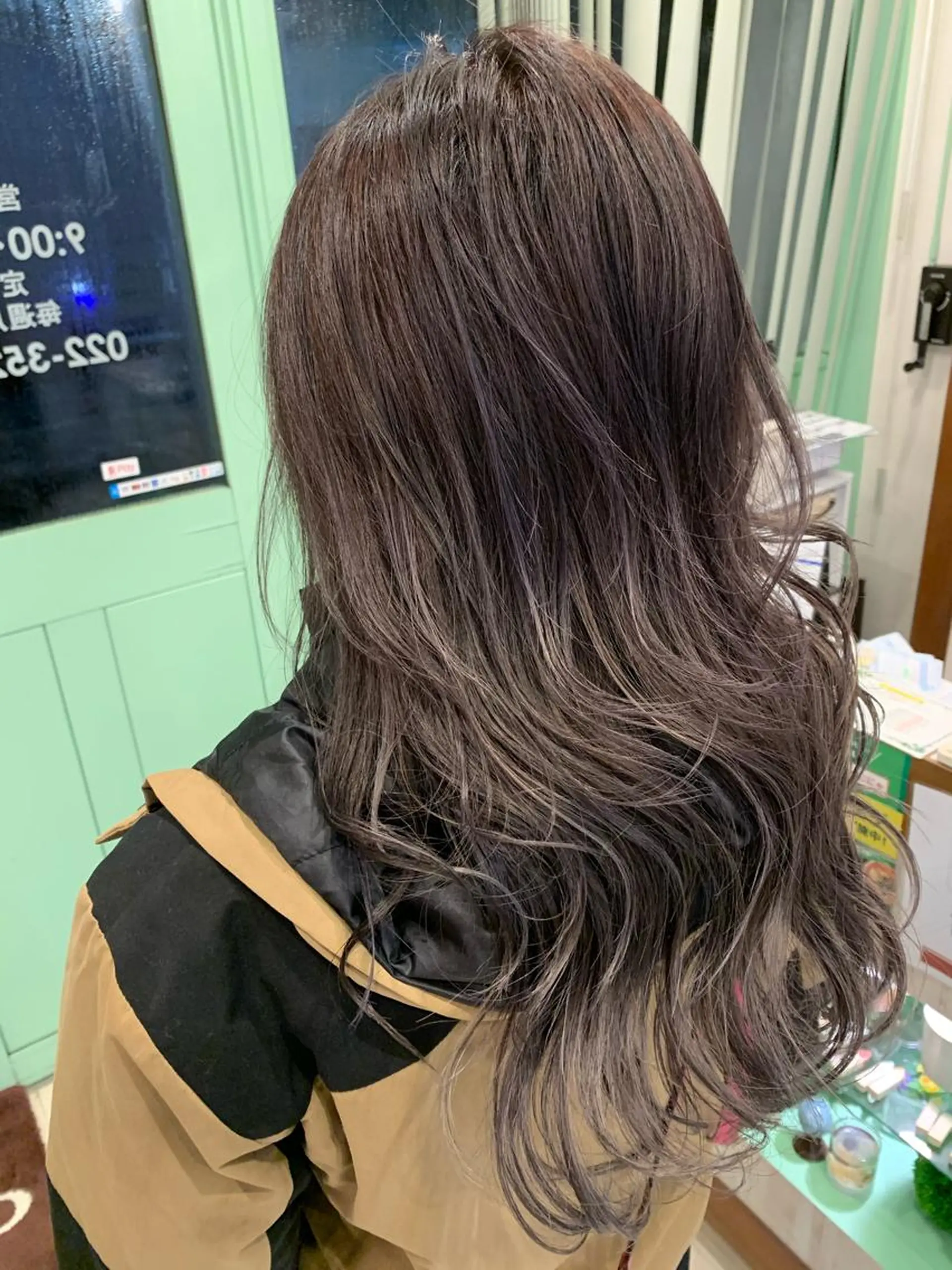 ロング カラー ハイライトカラー シルバー ハイライト ヘアカラー トリートメント schon 仙台のヘアスタイル