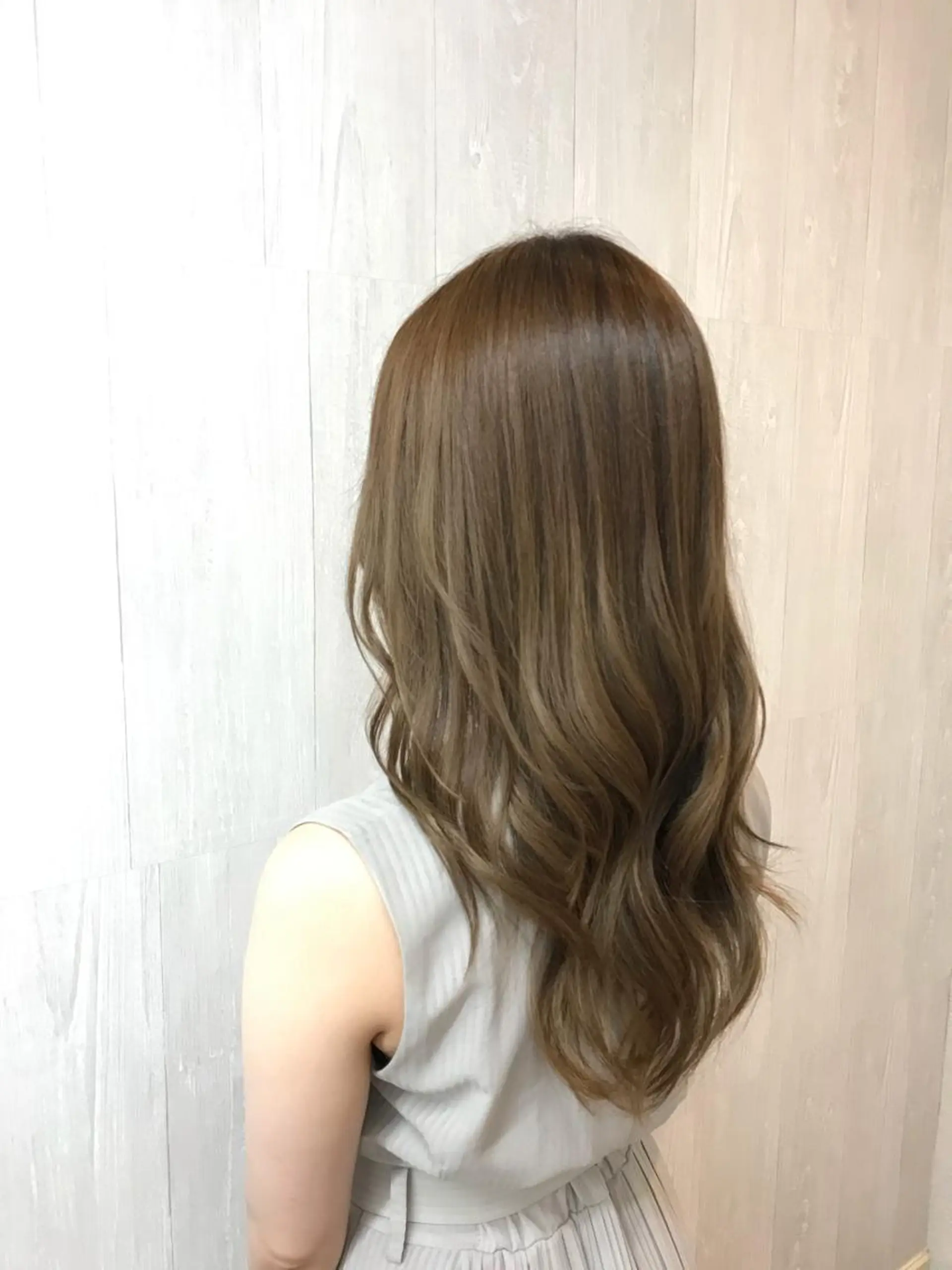 セミロング ヘアアレンジ アッシュ ヘアカラー GLOSS 心斎橋 山上のヘアスタイル