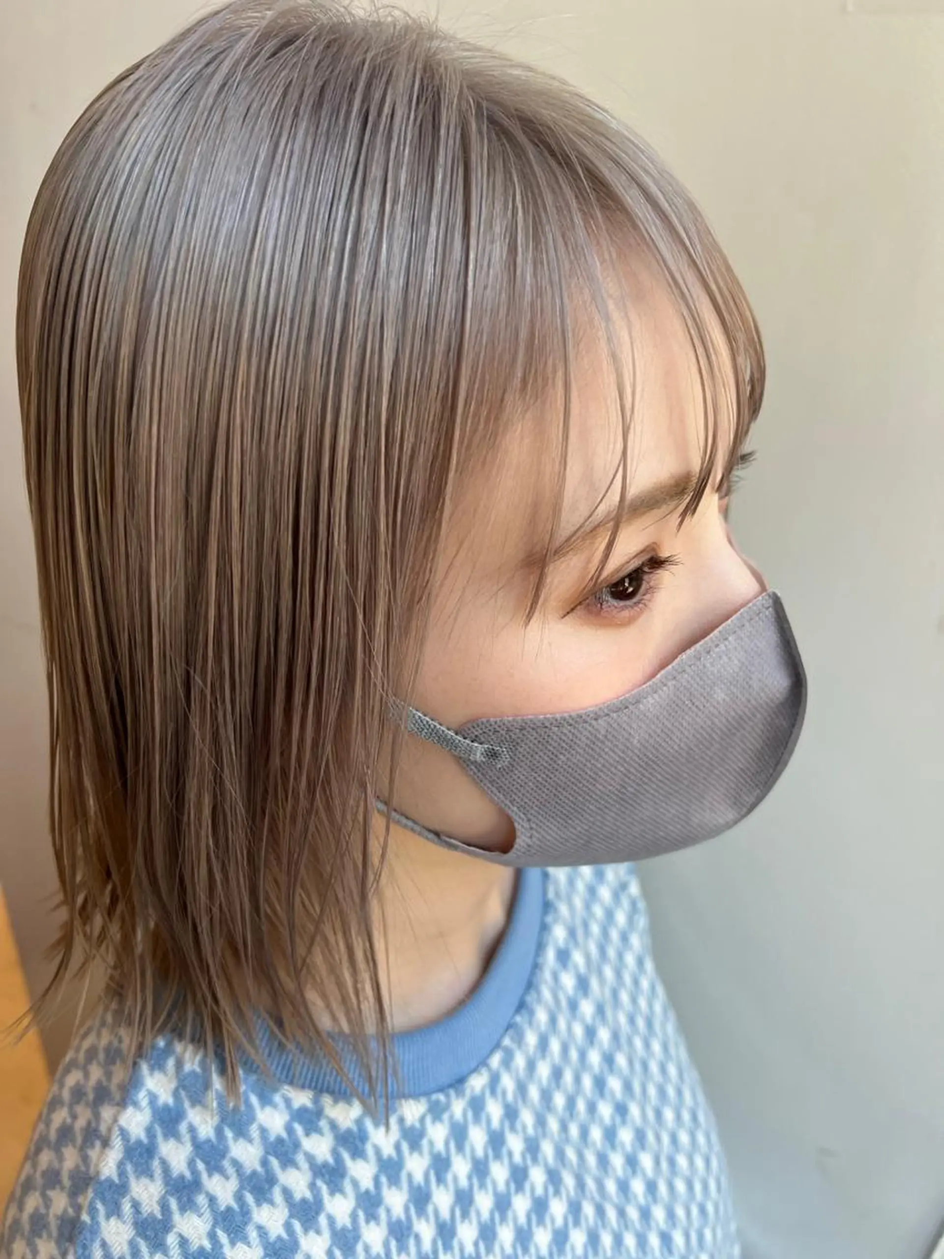 ミディアム カラー グレージュ ボブ ヘアカラー トリートメント ヘアセット レイヤー専門家 ダブルカラー修のヘアスタイル