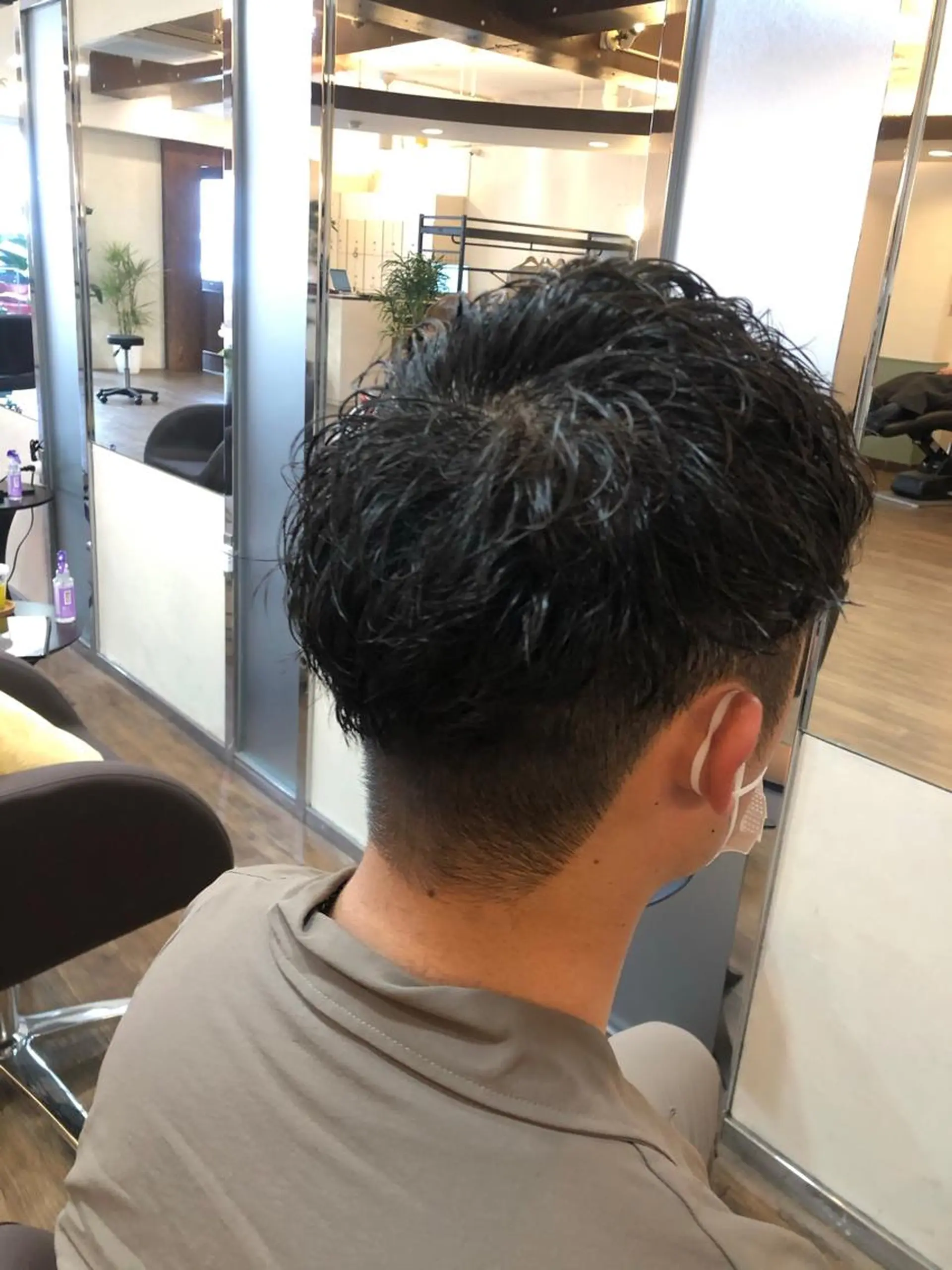 ショート パーマ メンズ 前川 万都里のヘアスタイル