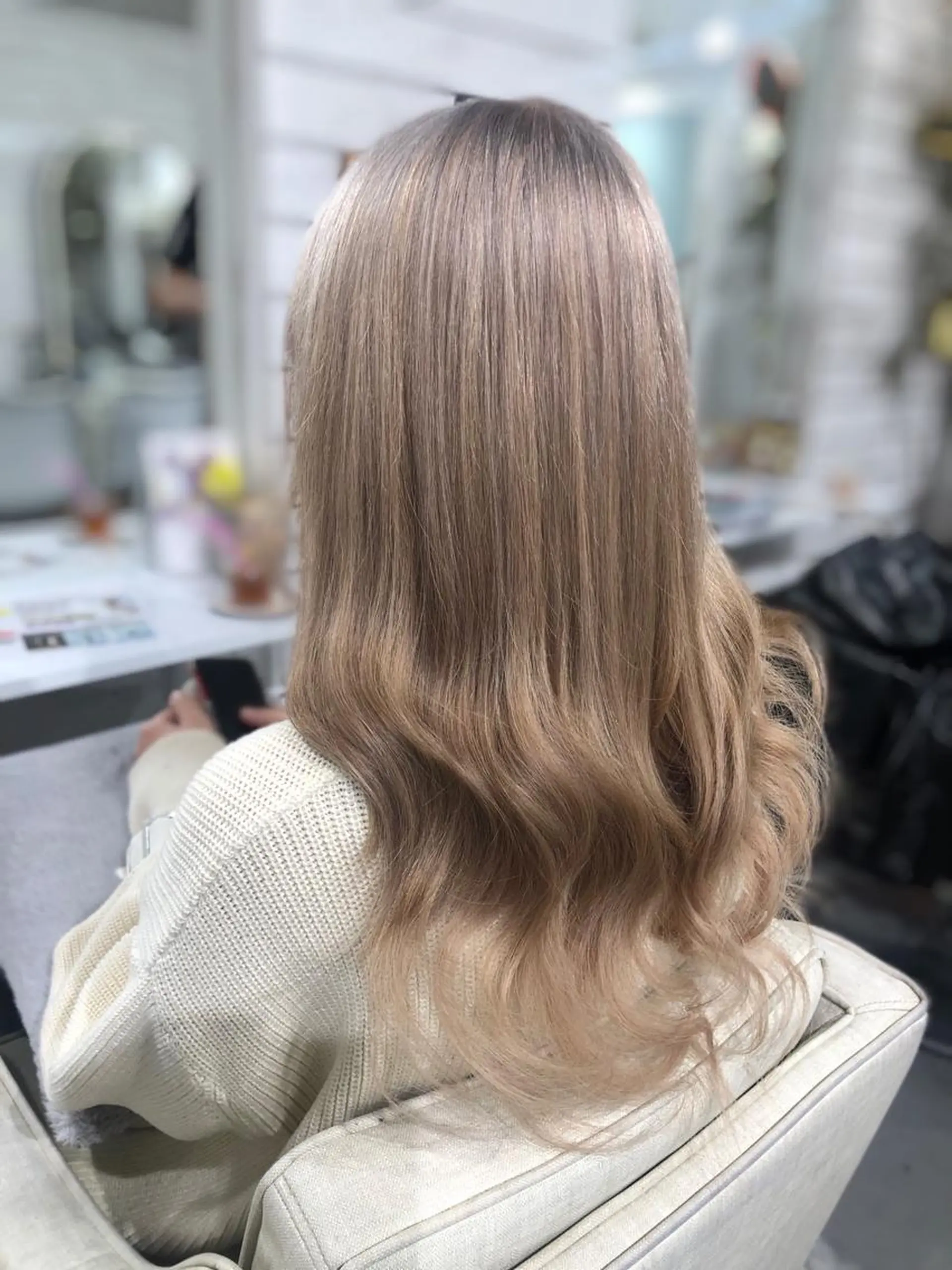 セミロング ヘアカラー 🦋美髪／エクステ 🦋アベイクミのヘアスタイル