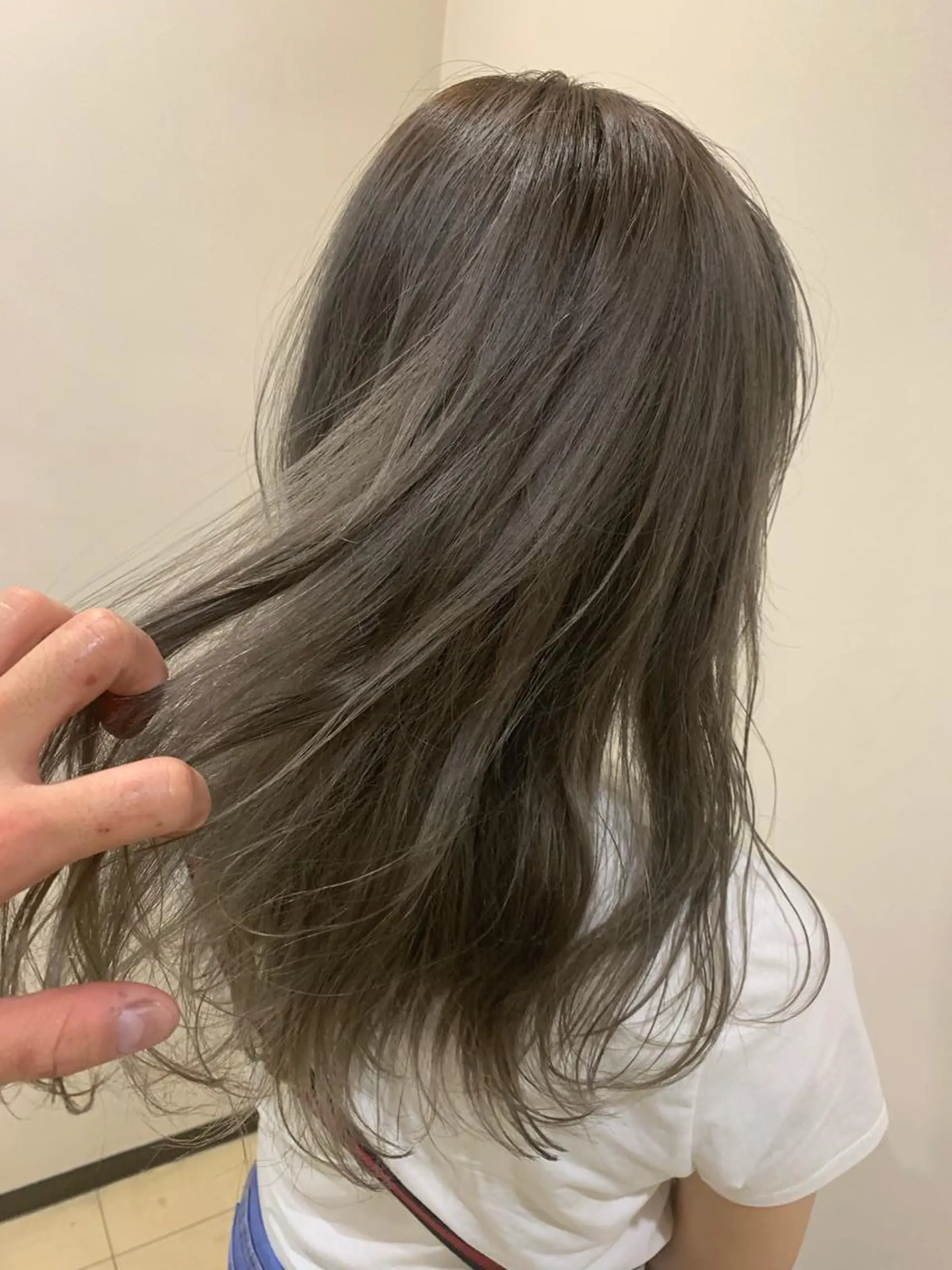 セミロング ヘアカラー トリートメント ヘッドスパ ヘアセット 山口 竣也のヘアスタイル