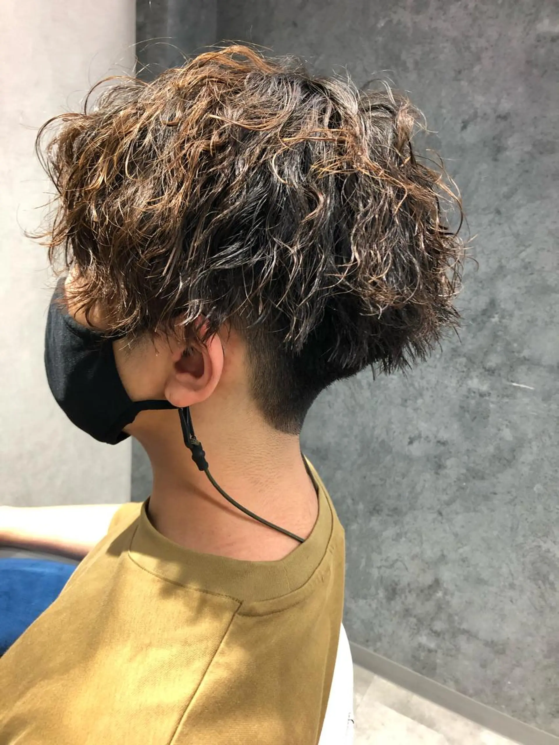 パーマ メンズ センターパート メンズパーマ ツイストスパイラルパーマ スパイラルパーマ カット Noy所属・Noyヨシモト ヒロトのヘアスタイル