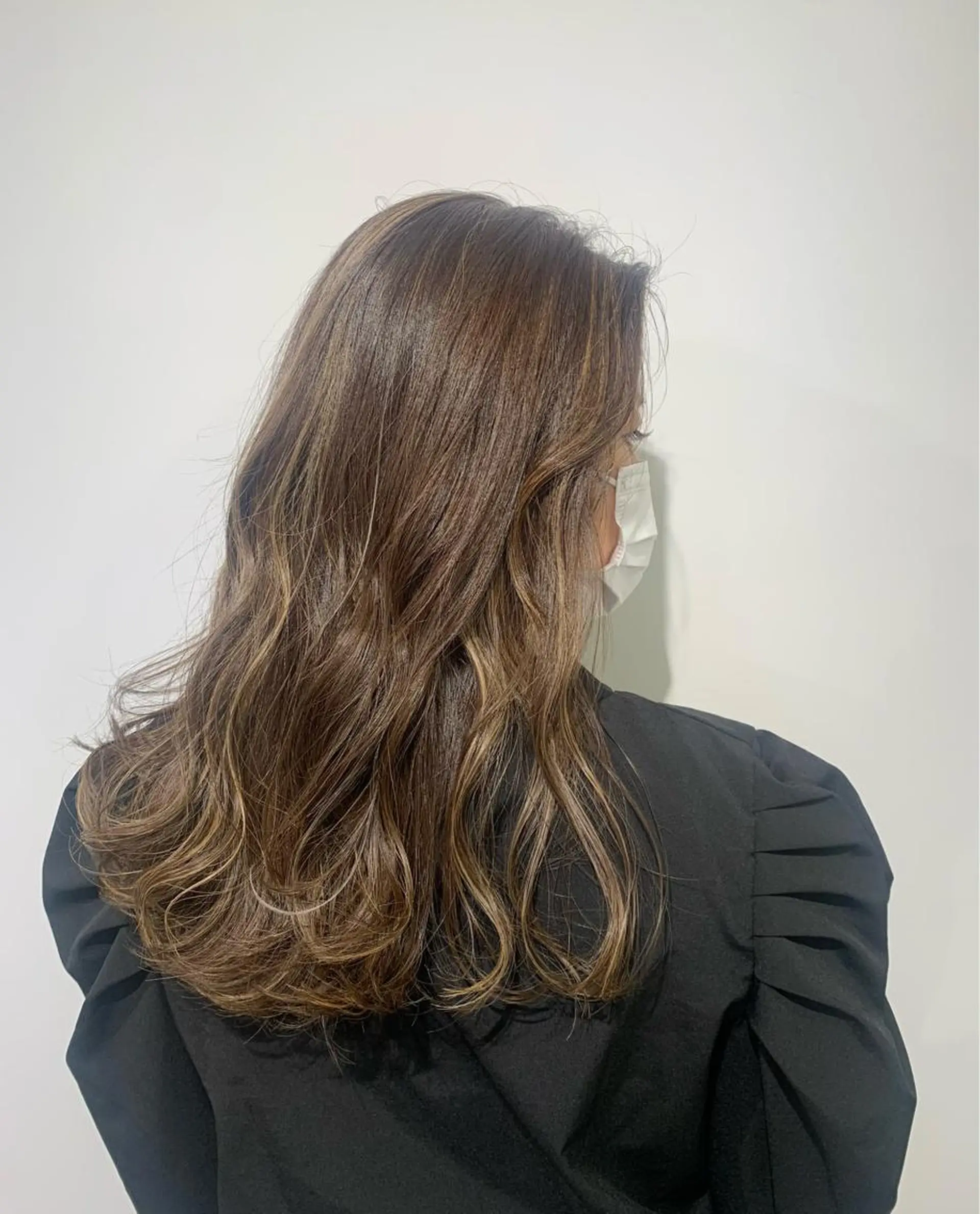 セミロング カラー ヘアカラー トリートメント ツヤカラー🤍 ARISAのヘアスタイル