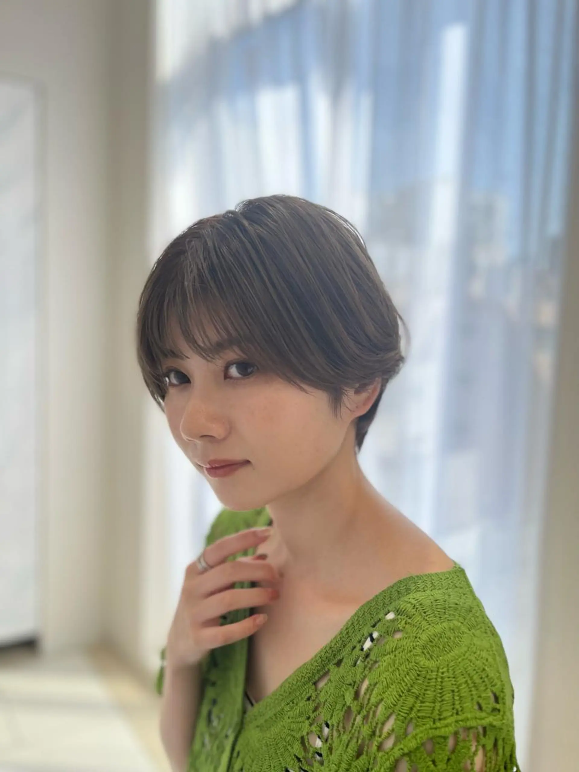 ショート 顔周りカット/髪質 改善/透明感カラーのヘアスタイル