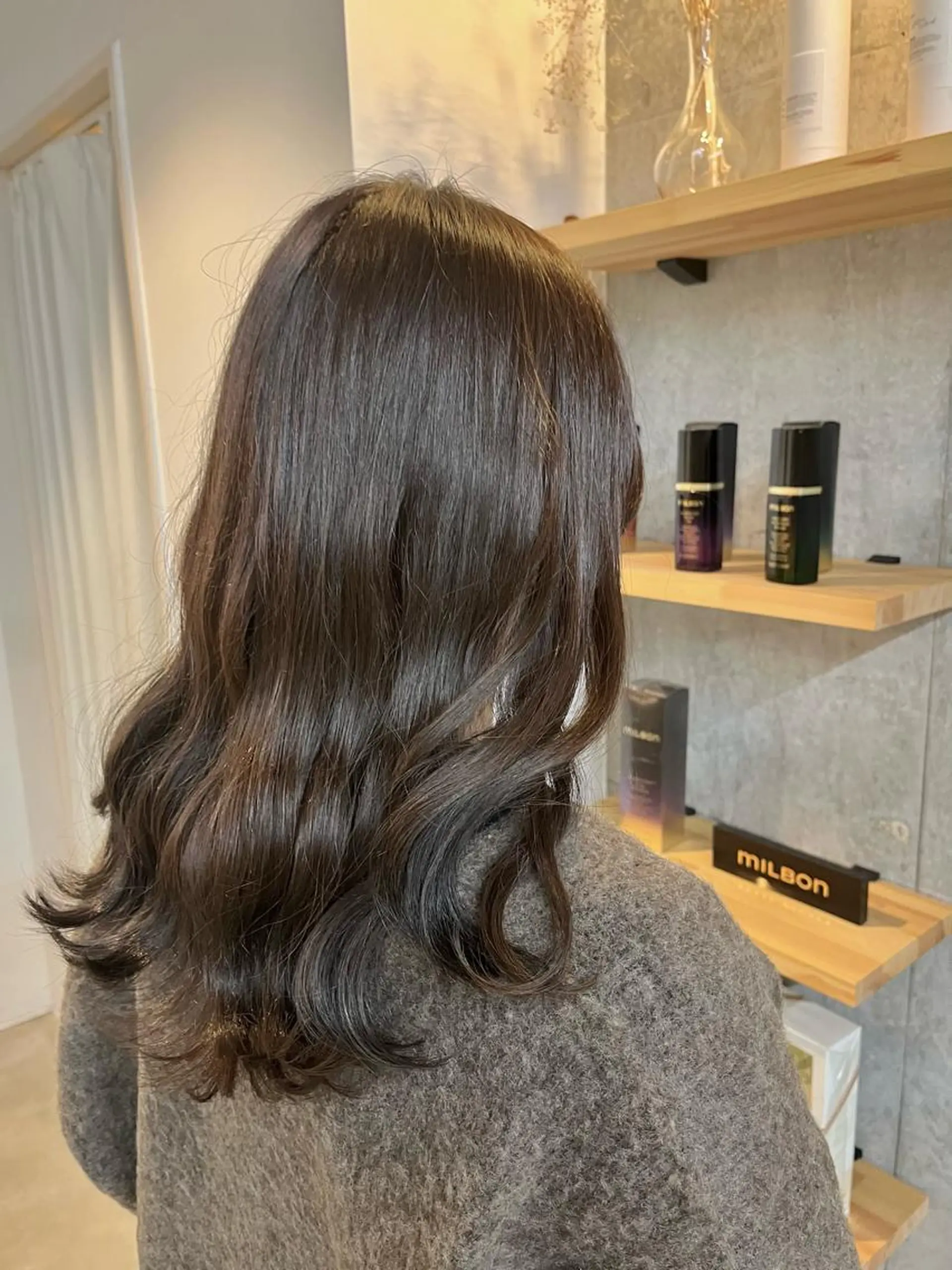 ミディアム カラー カット ヘアカラー トリートメント ハイトーンカラ ー/小川のヘアスタイル