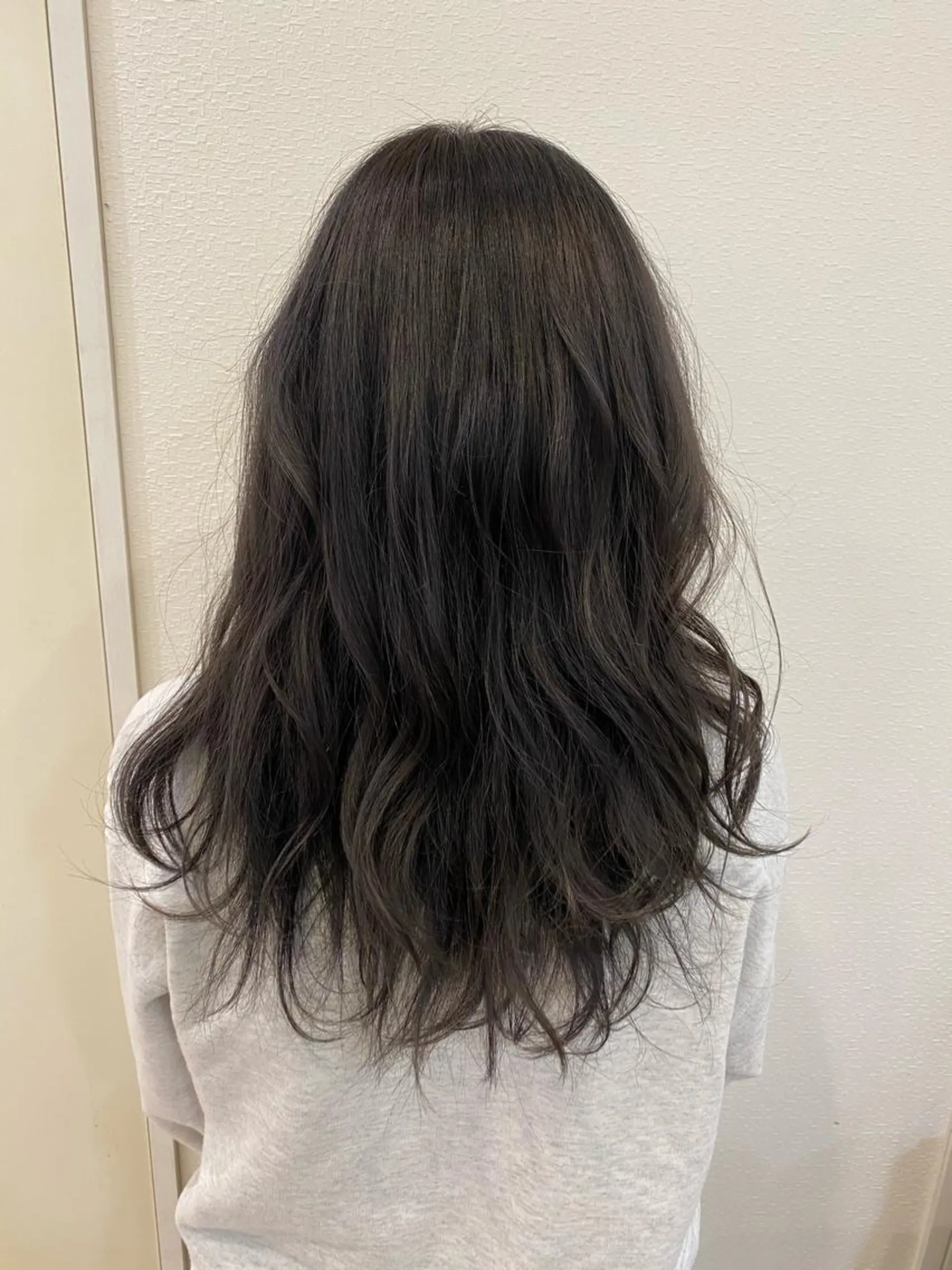 カラー フジサキ ハヤトのヘアスタイル