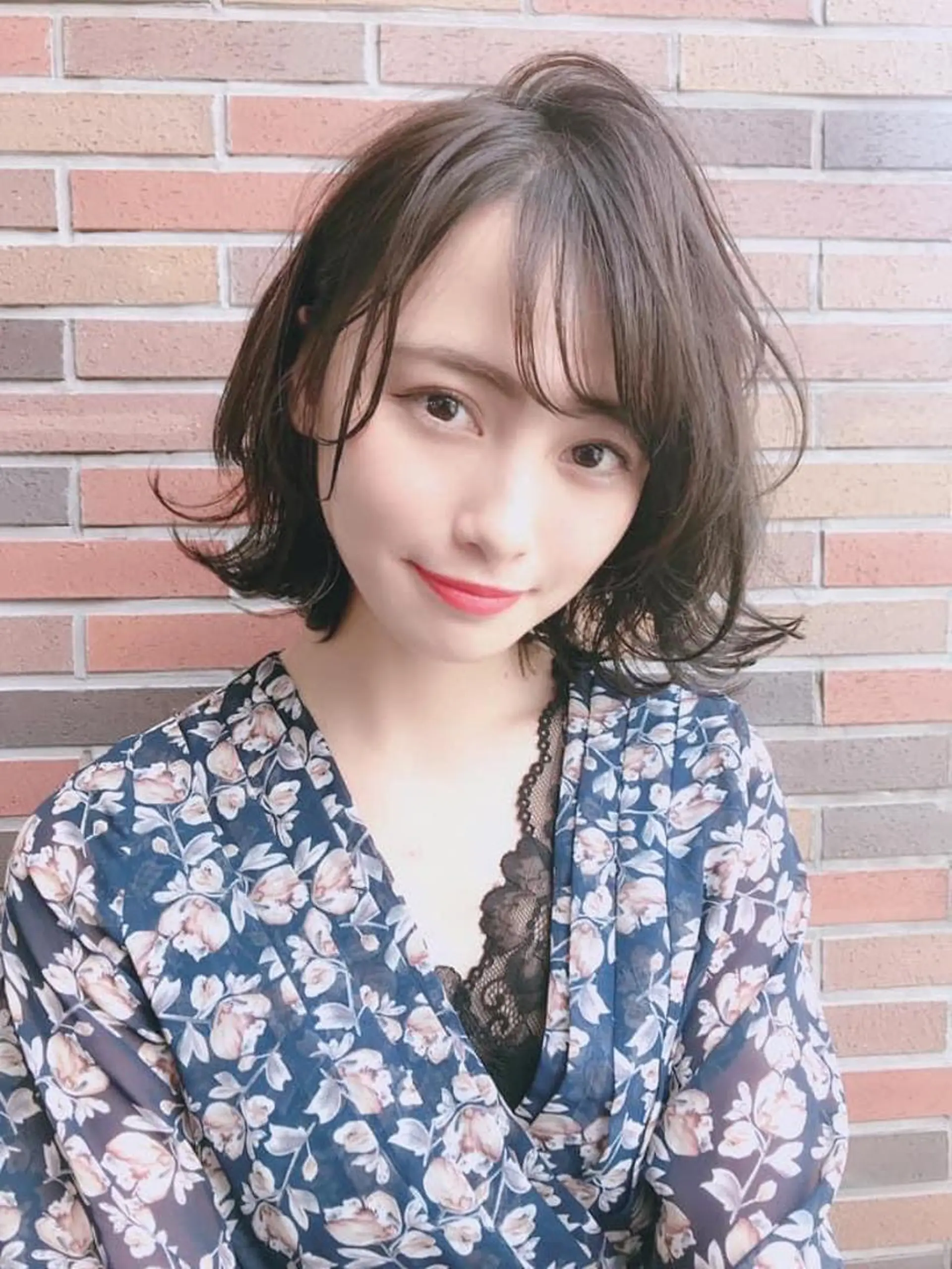 ミディアム 大阪ウルフカット 🐺デザインカラーのヘアスタイル