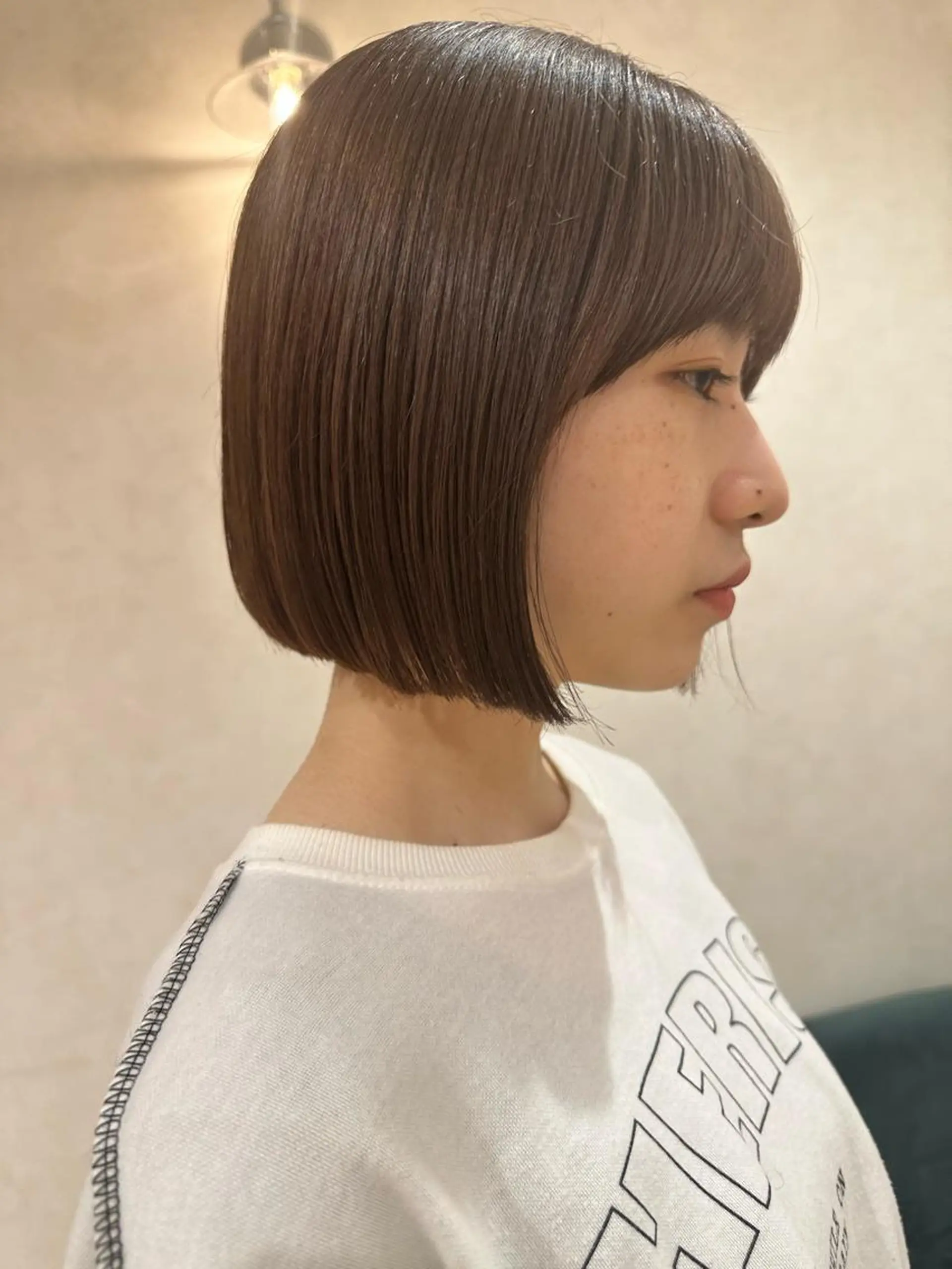 ショート カット ヘアカラー かえ🩶韓国ボブ🎀 透明感カラー🥣のヘアスタイル