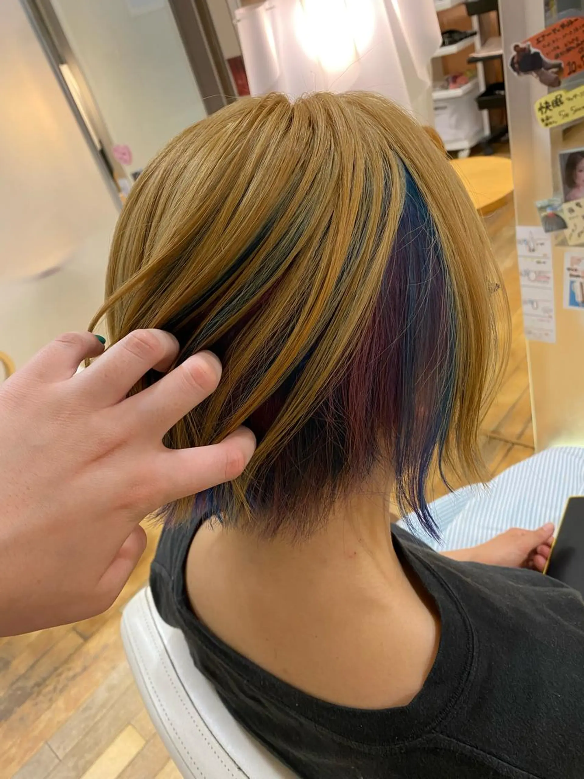 ショート カラー ユニコーンカラー ヘアカラー 山本 瑠華のヘアスタイル