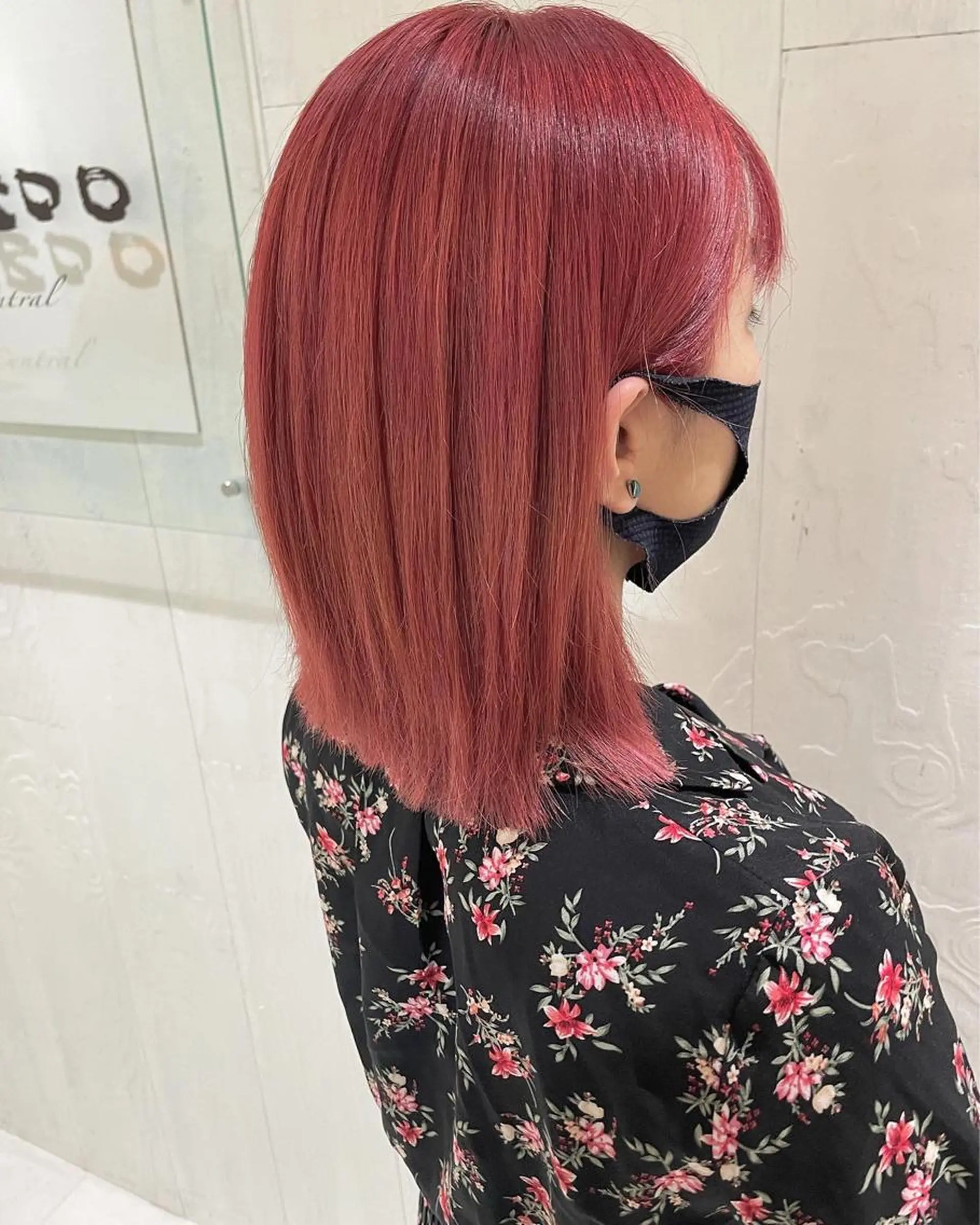 ミディアム カラー アッシュ ピンクカラー ボブ 外国人風カラー レイヤーカット ヘアカラー トリートメント 河合秀明/ハイライト /インナーカラーのヘアスタイル
