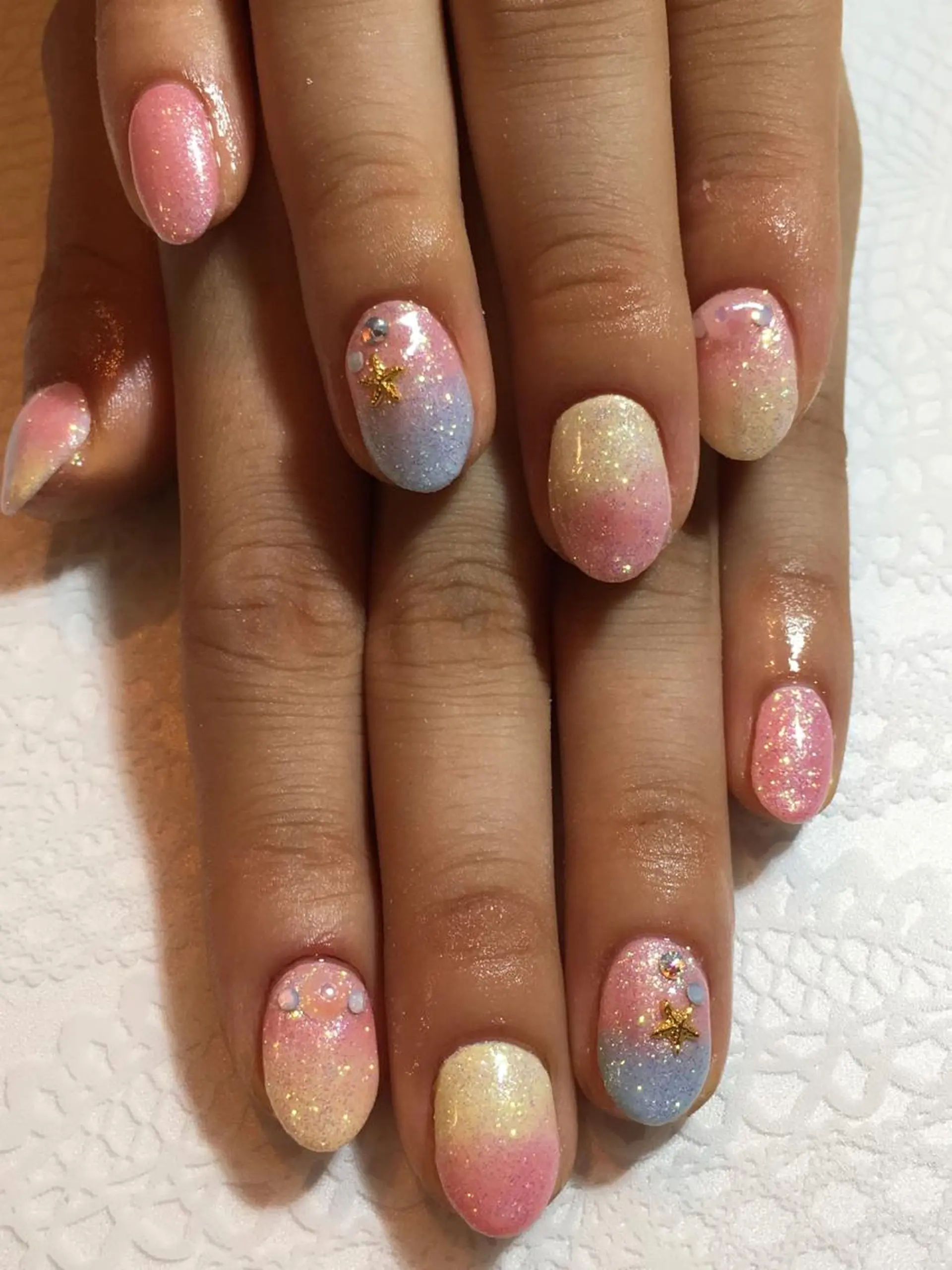 ネイル キラキラネイル 古川 里美のネイルデザイン