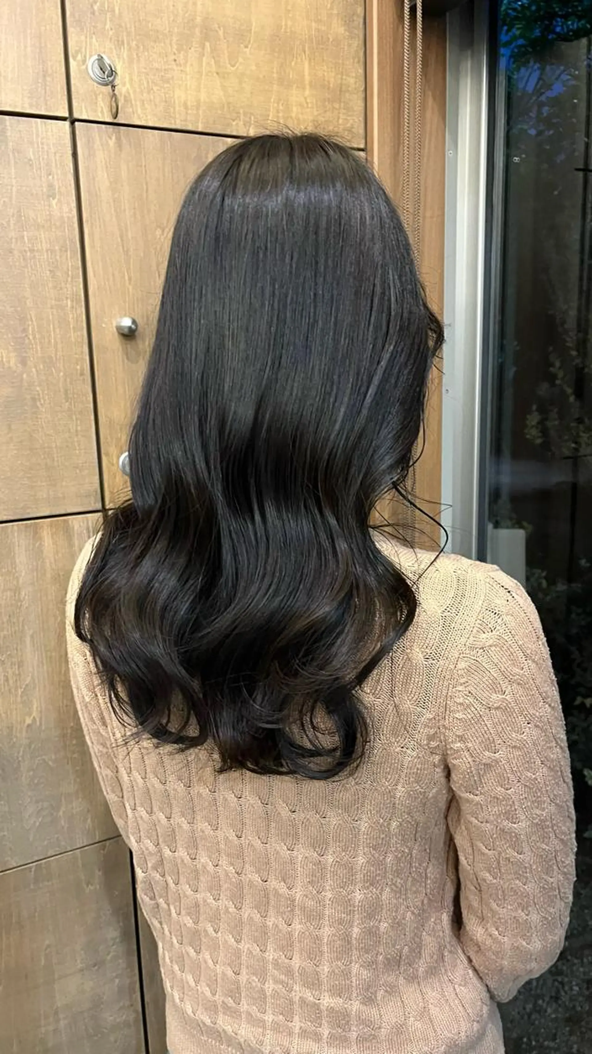 セミロング カラー ヘアアレンジ グレージュ オリーブグレージュ オリーブグレー 韓国風ヘア 栗林 姫花のヘアスタイル