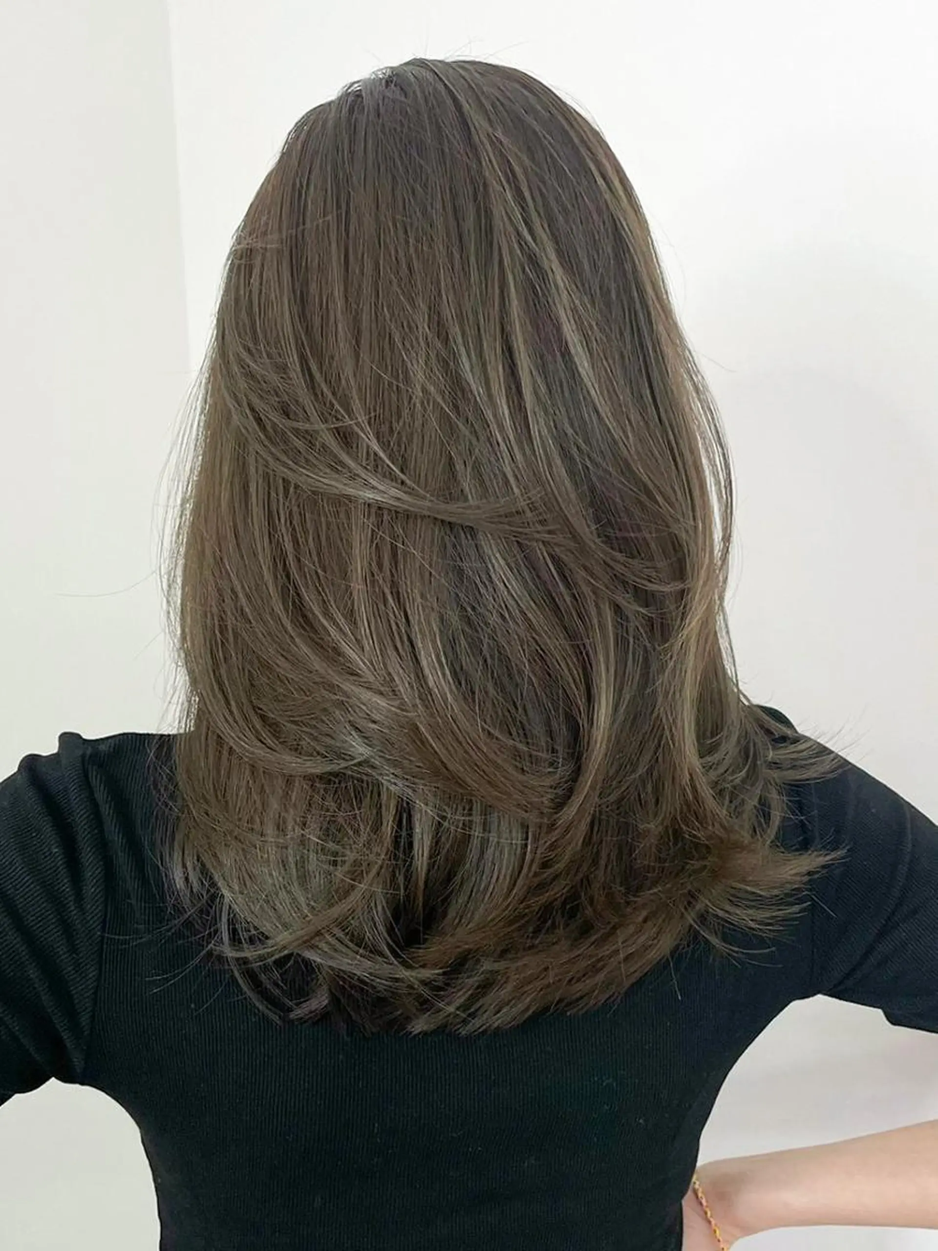 ミディアム カラー ベージュカラー オリーブベージュ カット ヘアカラー トリートメント ITbyALBUM 浦和店のヘアスタイル