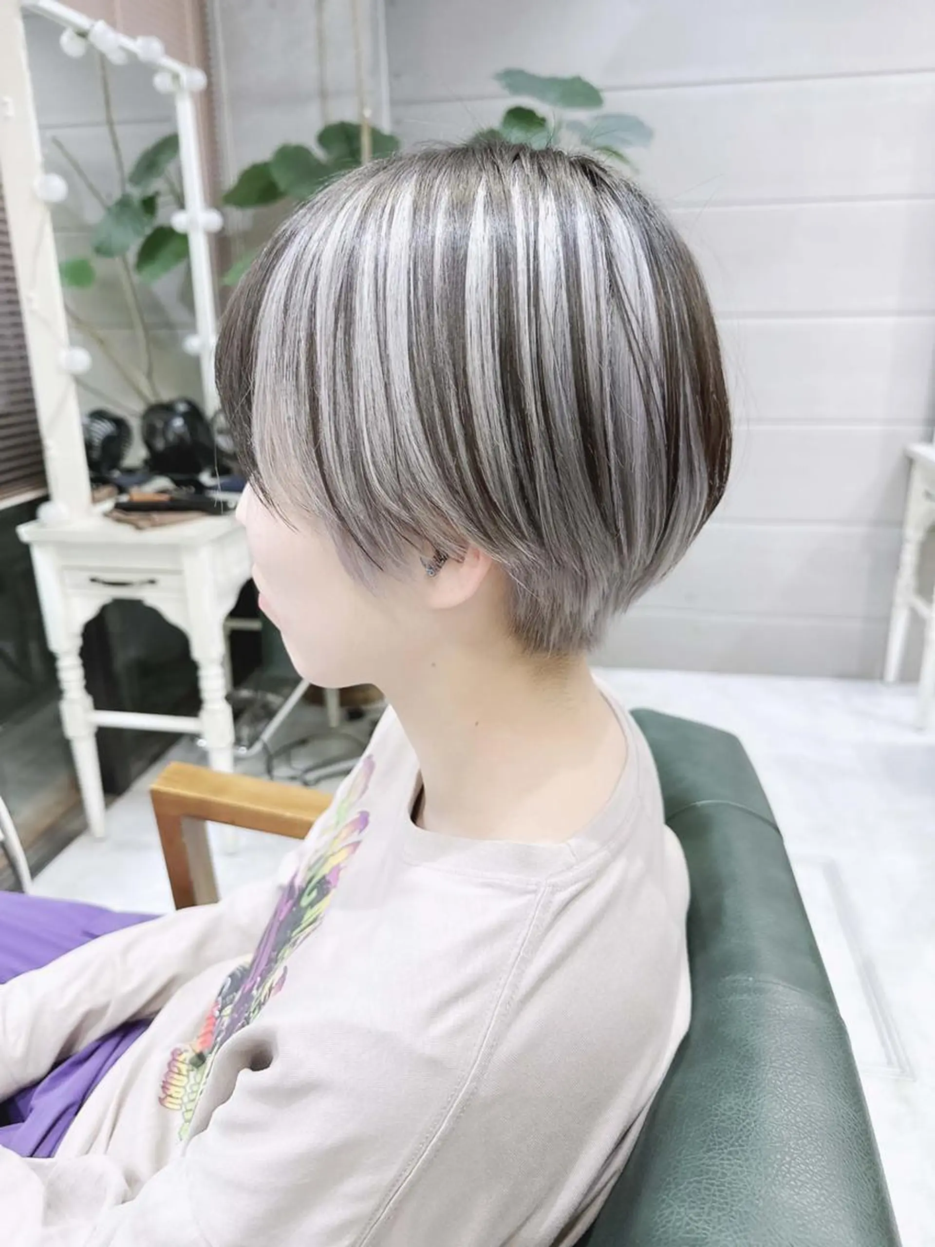 ショート カラー ヘアアレンジ ブリーチ ケアブリーチ 透明感カラー デザインカラー ハイトーンカラー Days 透明感カラーのヘアスタイル