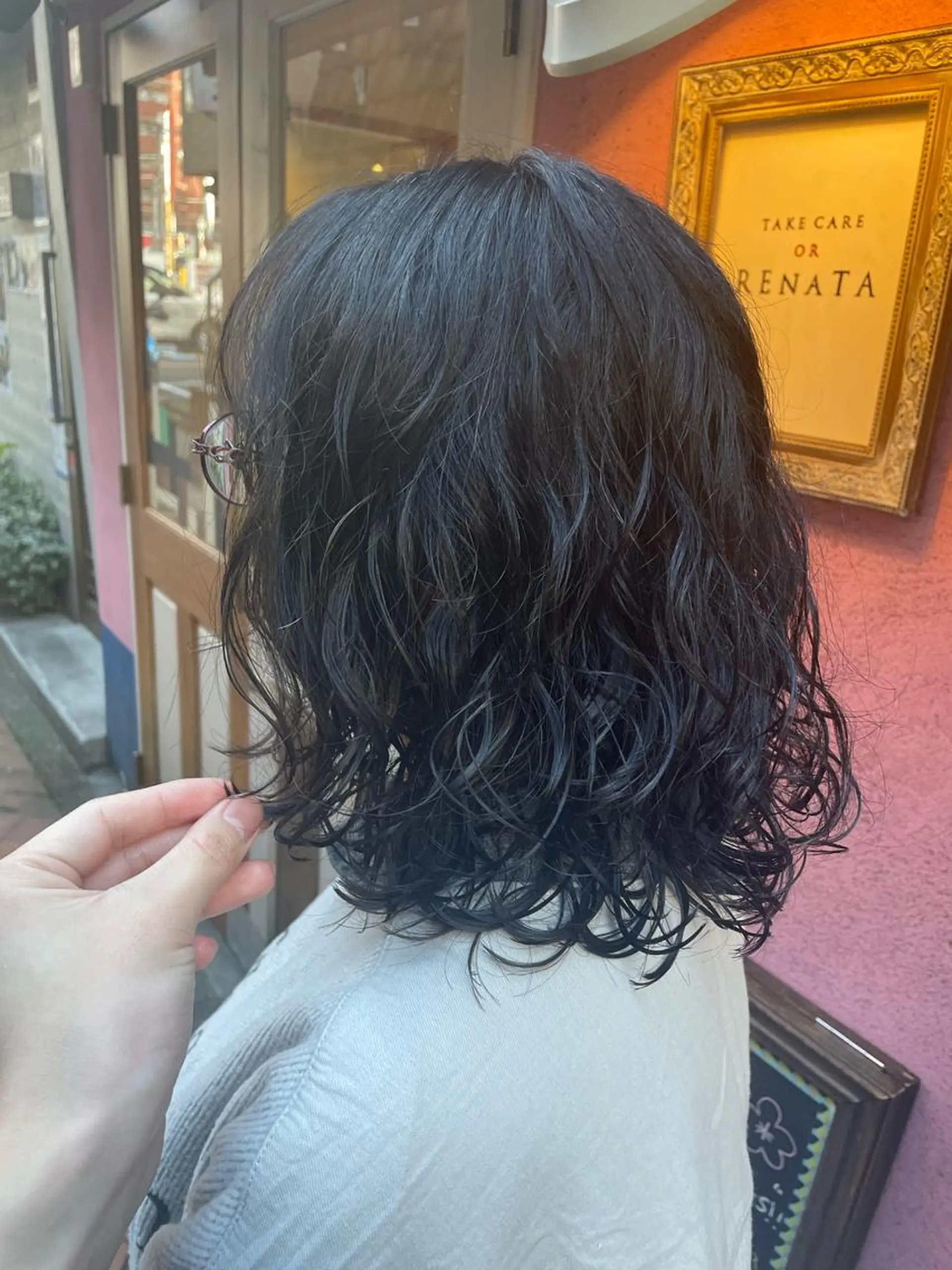 ミディアム パーマ ミディアムパーマ プードルパーマ ナカムラ イヅミのヘアスタイル