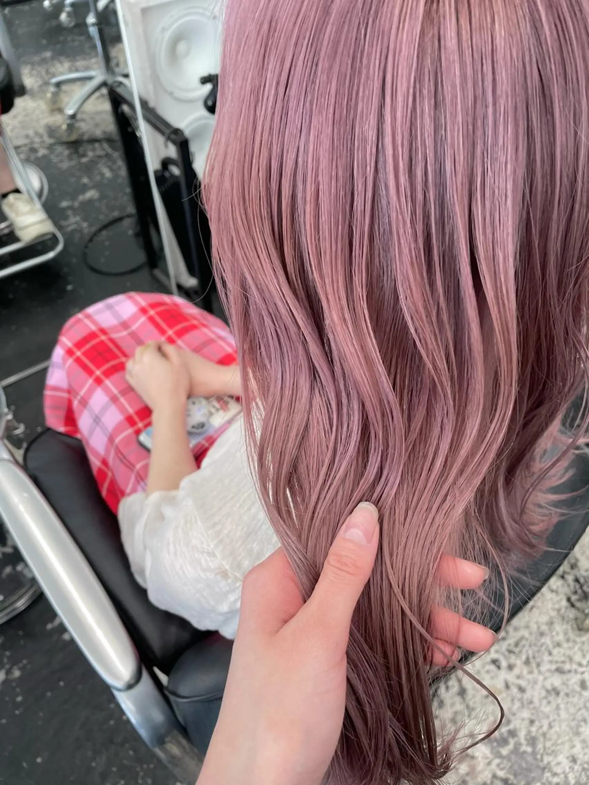 ミディアム カラー ヘアアレンジ ブリーチ ピンクカラー ピンクパープル パープルカラー カット ヘアカラー トリートメント 艶ハイトーン/ヘア アレンジAYAKAのヘアスタイル