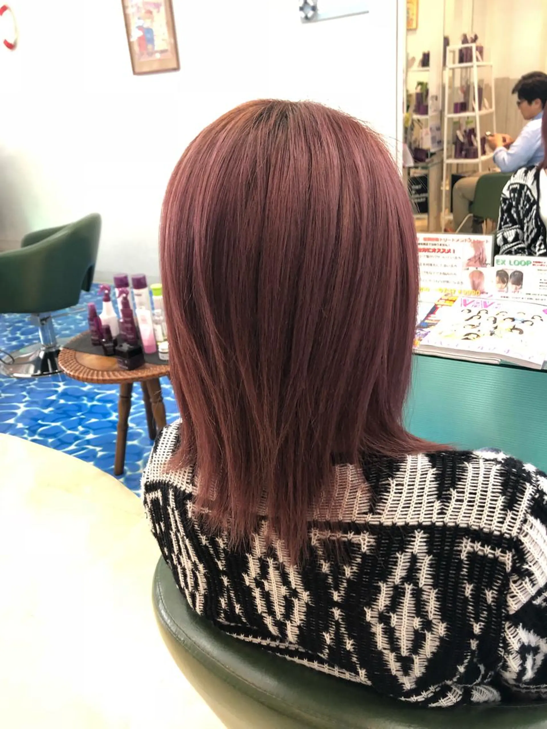 ミディアム カラー CoCooN Hiromiのヘアスタイル