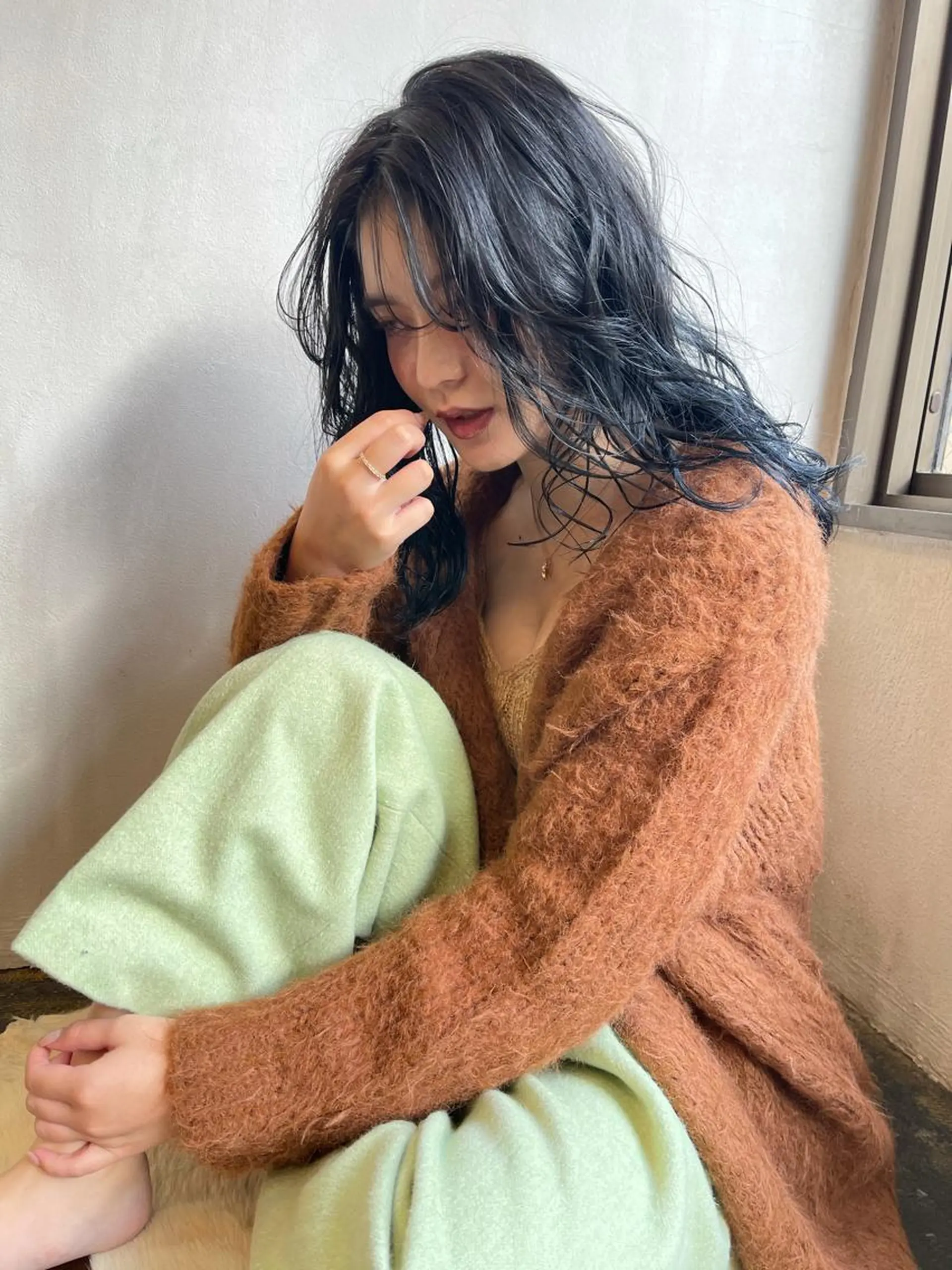 セミロング チョコレートブラウン くびれヘア エギョモリ 外国人風カラー タンバルモリ ヘアカラー 韓国 / 中国ヘア 🦋Noniのヘアスタイル