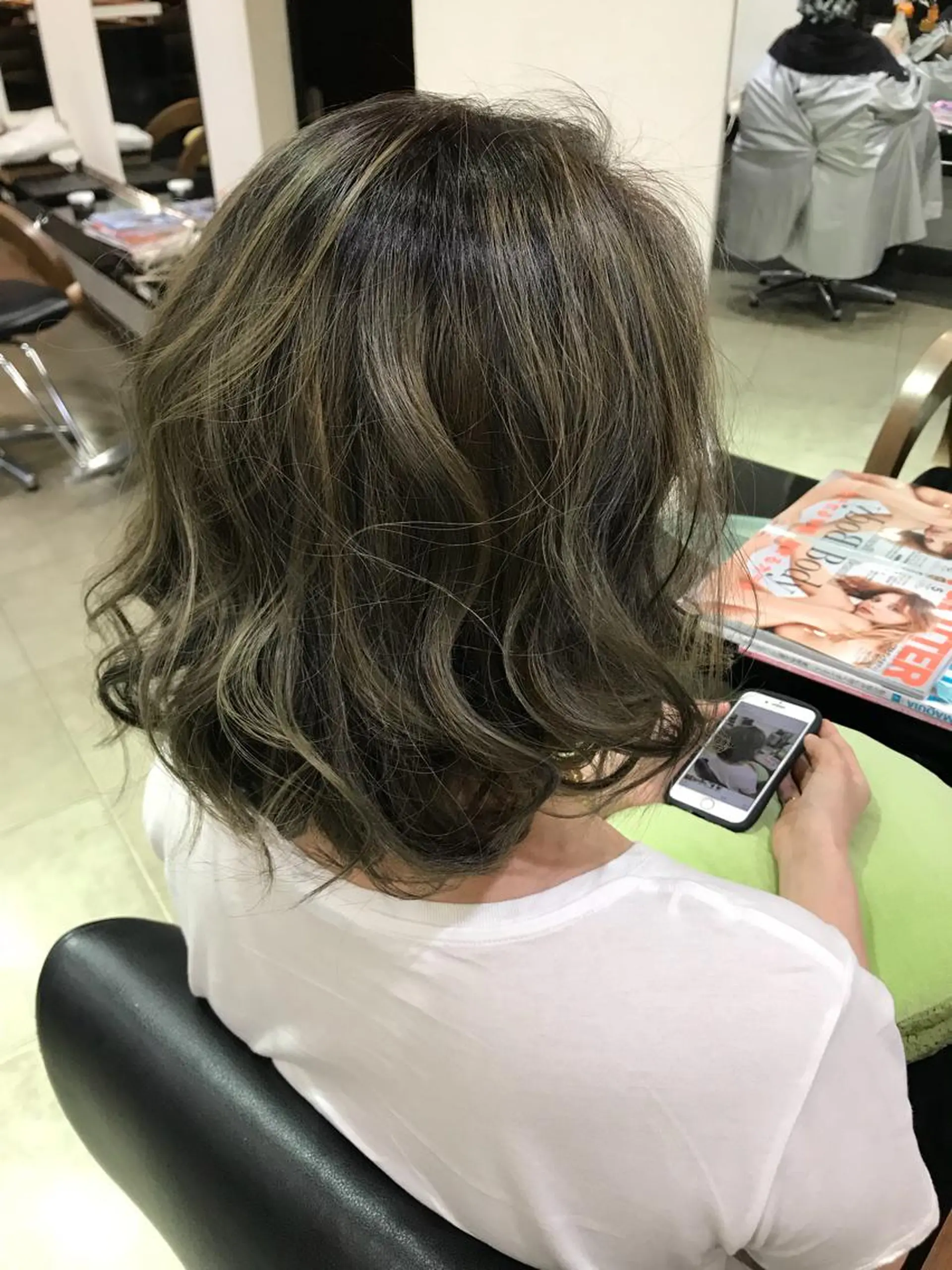 ミディアム カラー ヘアアレンジ バレイヤージュ レイヤーカット DISCOHAIRsanc（ルジャルダン町田）所属・烏山 達也のヘアスタイル
