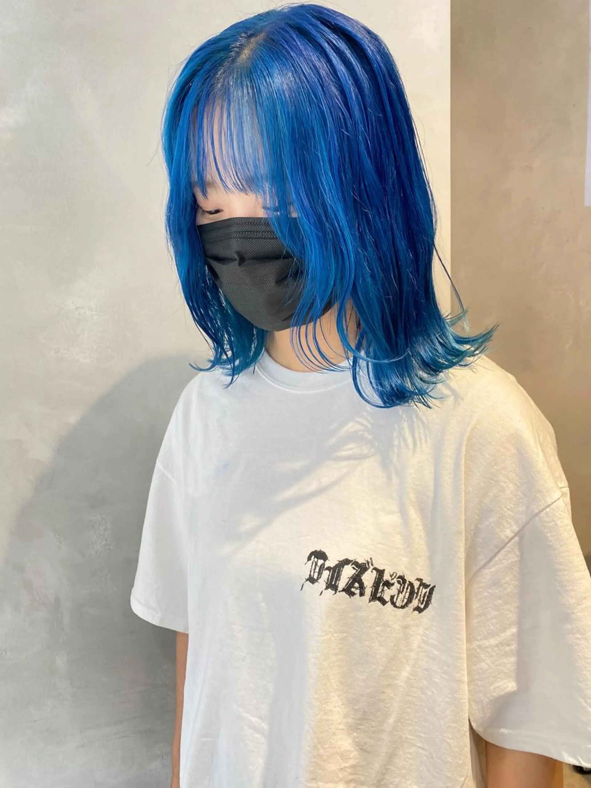 ミディアム カラー ヘアアレンジ ブルーカラー カット ヘアカラー #ブリーチカラー Akihoのヘアスタイル