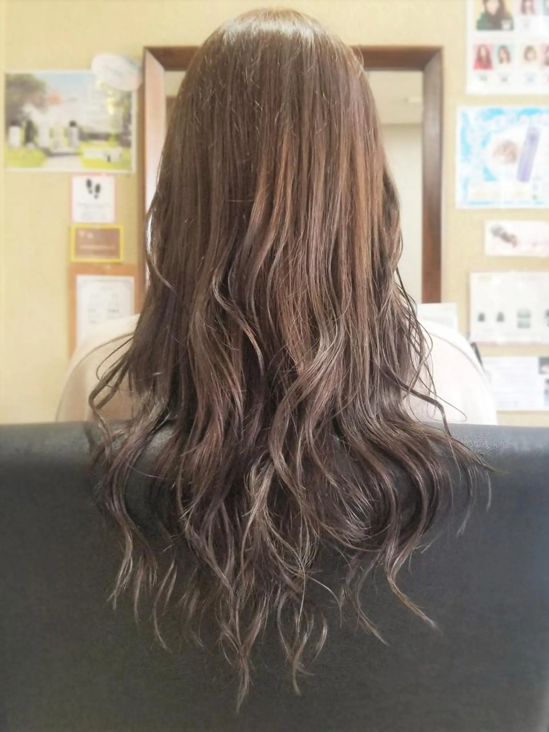 ロング カラー シールエクステ エクステ パピヨンロゼ中川 愛のヘアスタイル