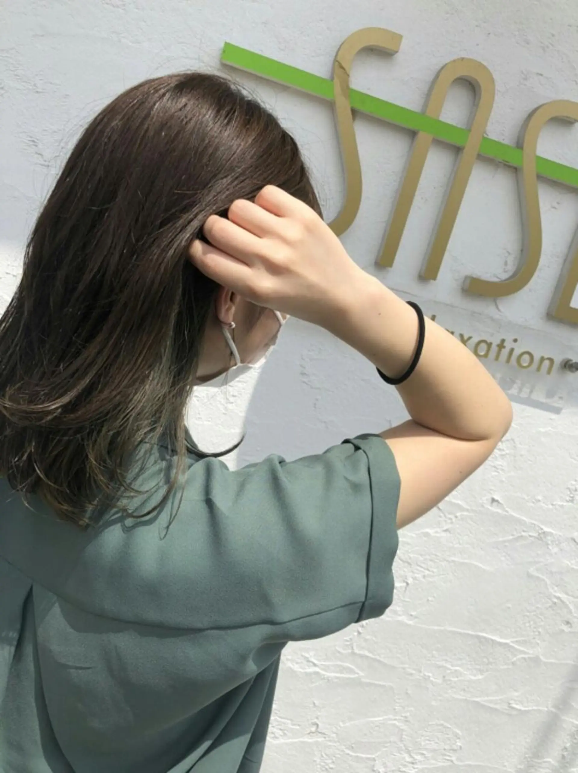 カラー セミロング ブリーチなしWカラー /酸性ストレート河本のヘアスタイル