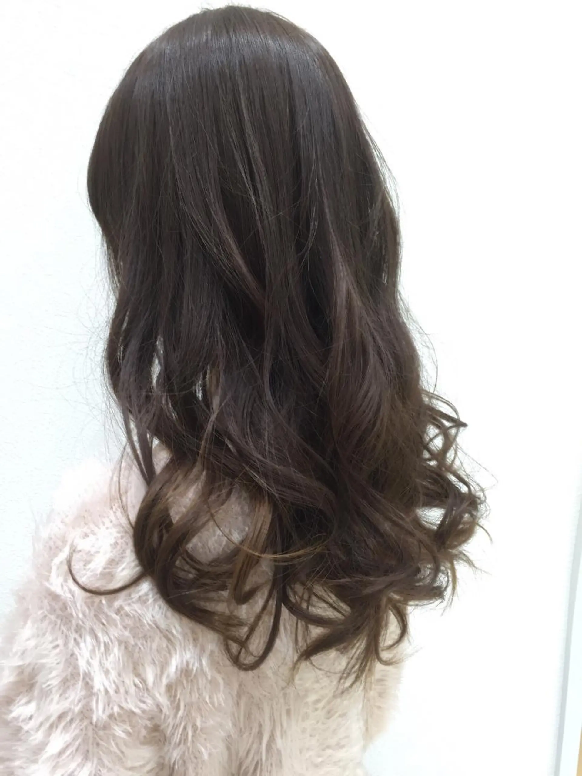 カラー ショート/白髪ぼかし 君和田若菜のヘアスタイル